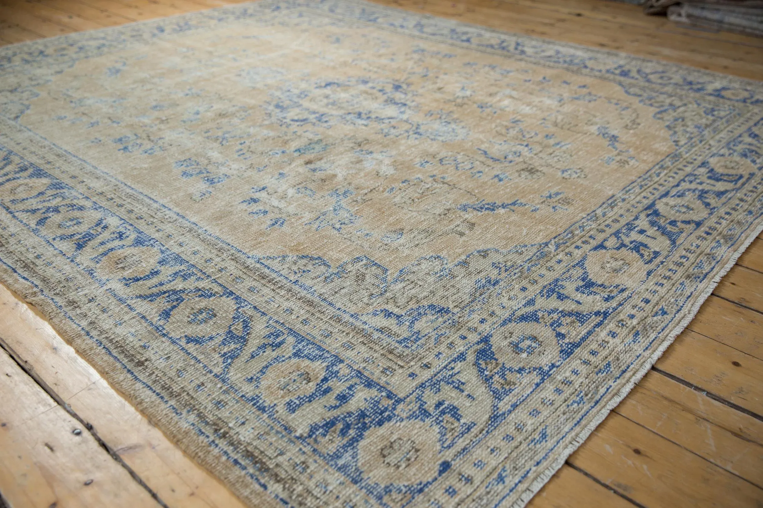 Vintage Distressed Oushak Rug - 7\'9\