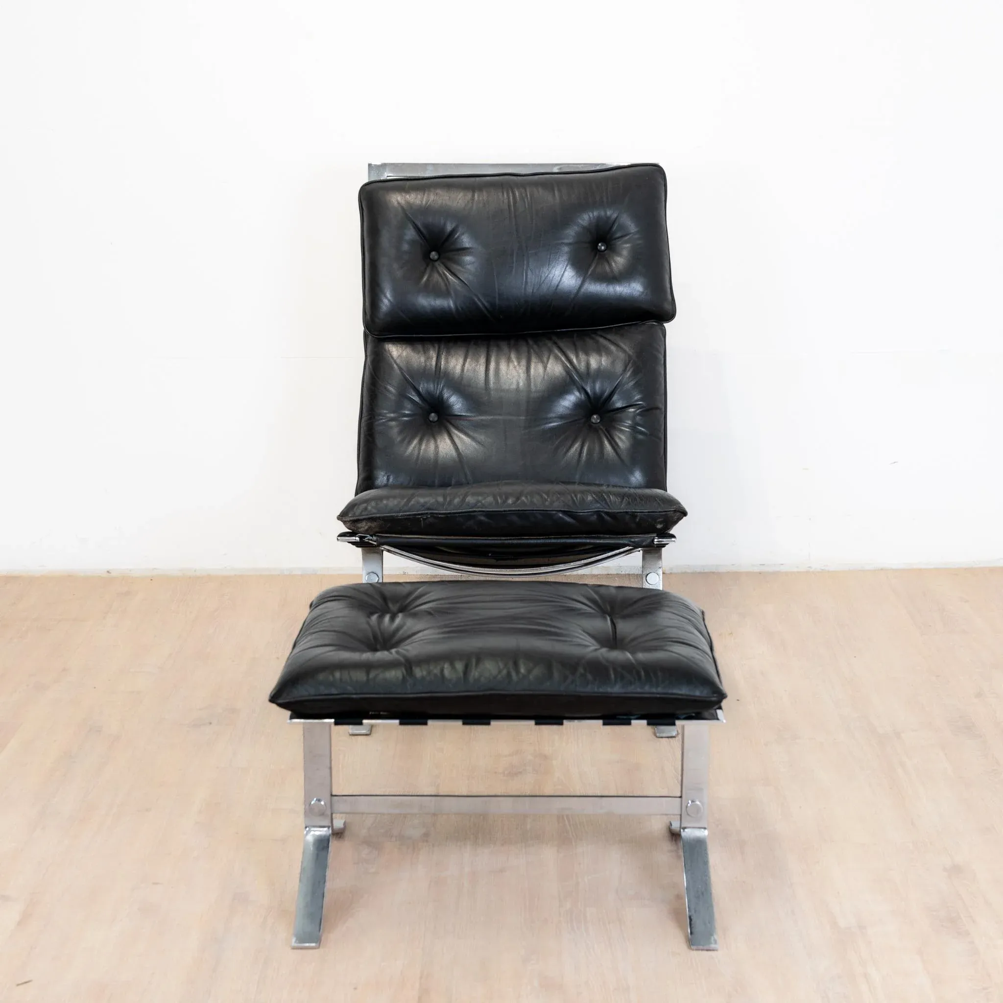Set of Joker High Armchair and Ottoman by Olivier Mourgue for Airborn, 1964