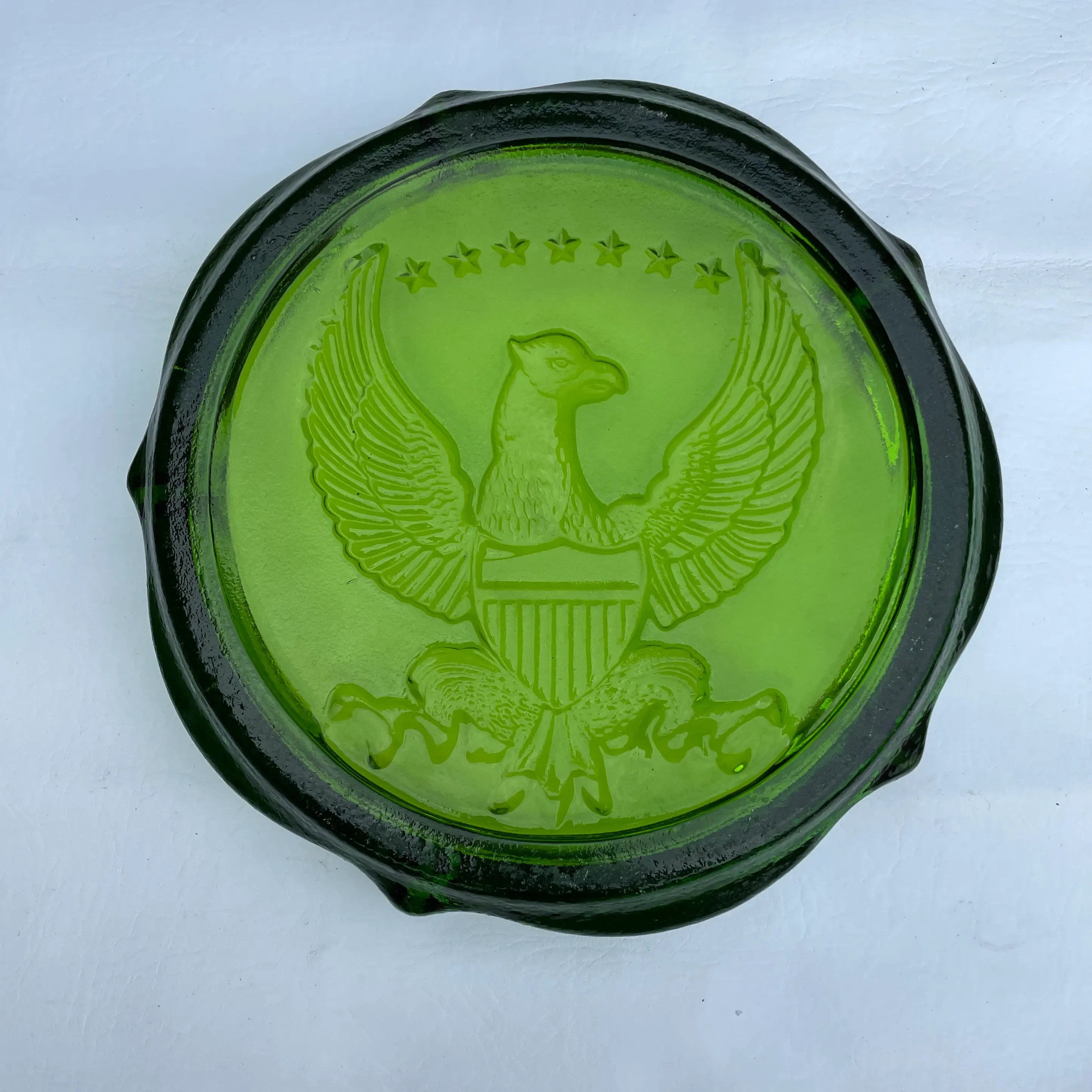 Vintage Indiana Glass Green Glass Eagle Shield 7 Stars Ashtray Ca