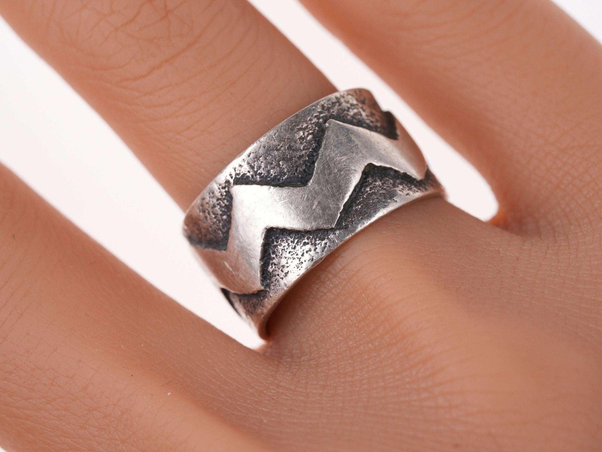 Steve Wikviya Larance Hopi Ringトゥファキャスト Steve Wikviya Larance【スティーブ・ウィクヴィヤ・ラランス】Hopi