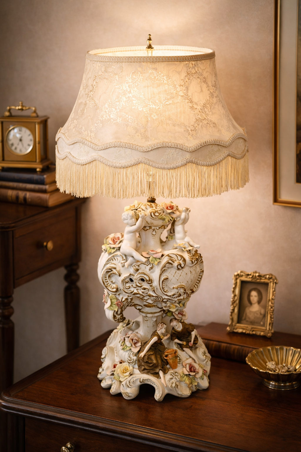 【レア4枚セット】Lamp Large Vintage Abigail Adams Hurricane Lamp, Quoizel Milk Glass