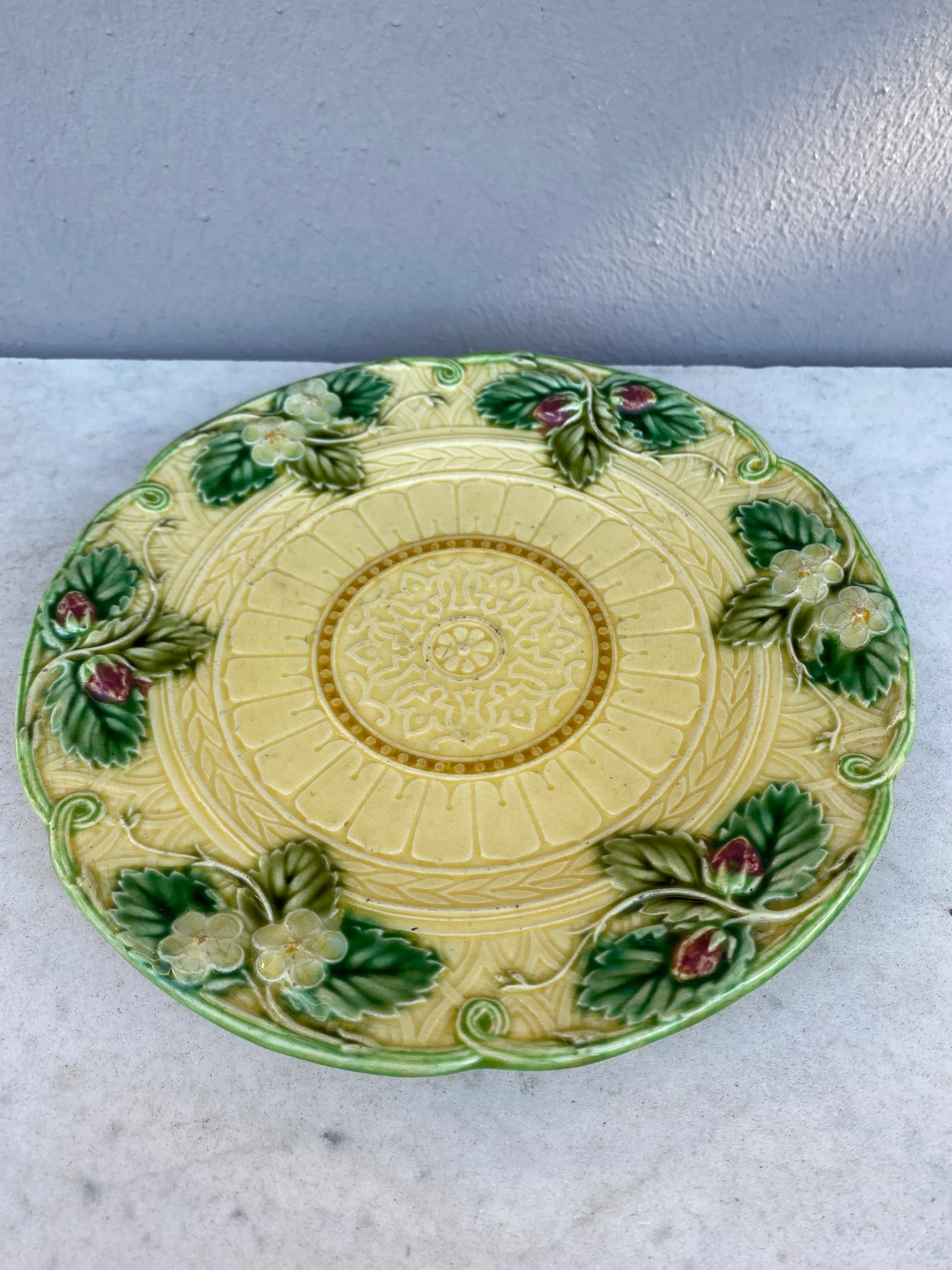 Majolica Strawberries Plate Sarreguemines, Circa 1880Honda ATC 200x For Parts Or Repair