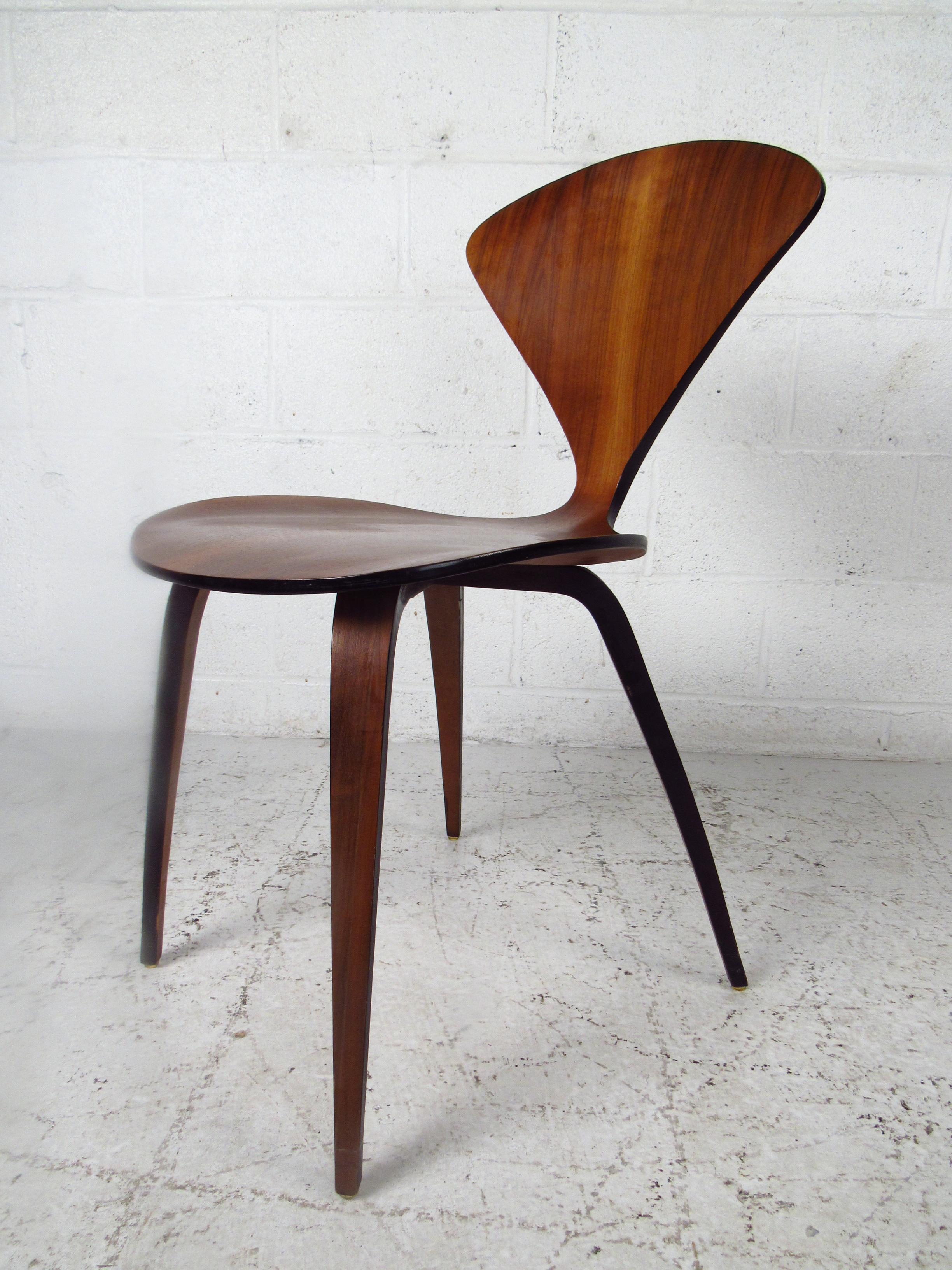 Vintage Modern Cherner Chair for Plycraft | Chairish Vintage Modern Cherner Chair for Plycraft | Chairish