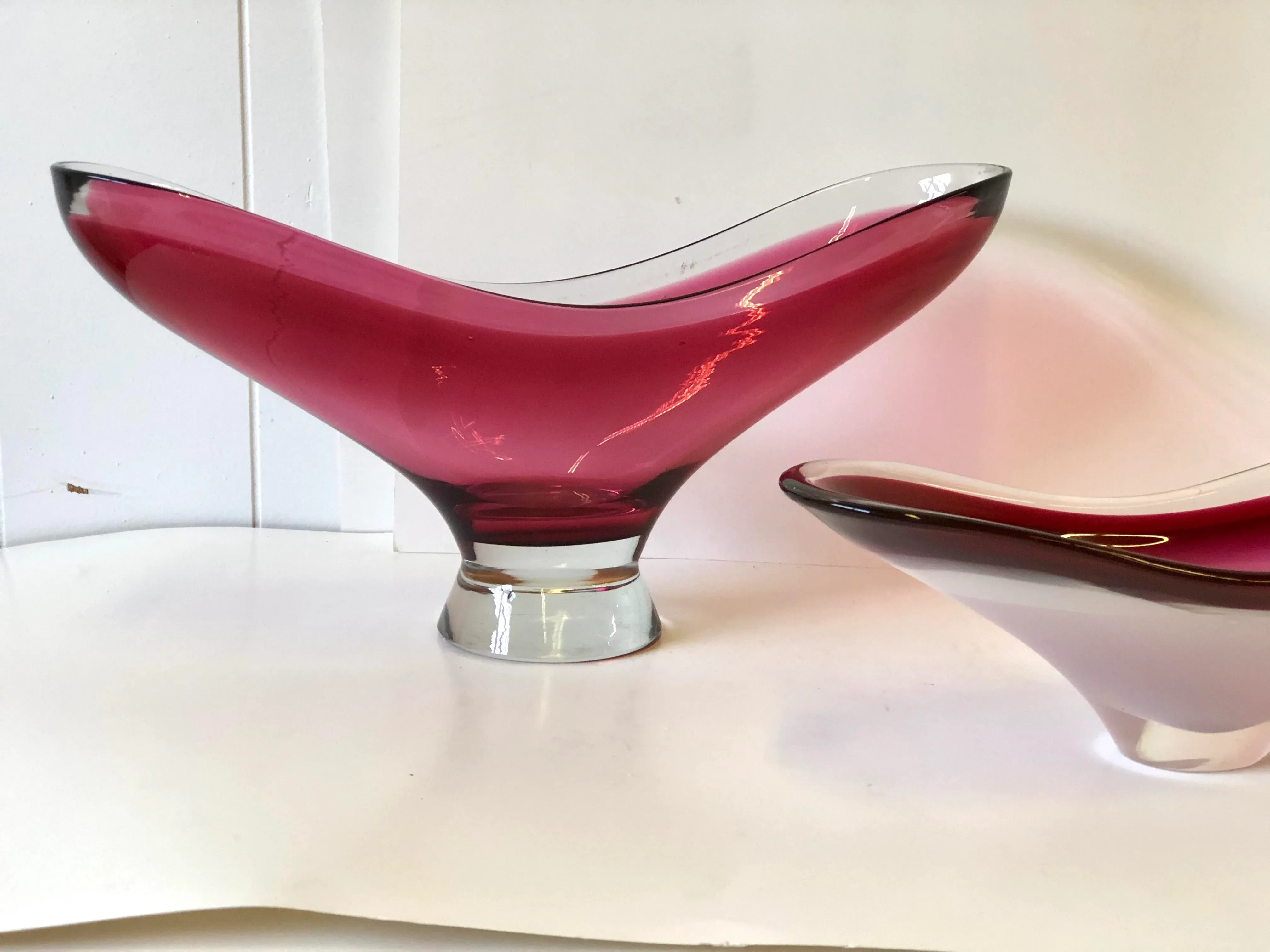 工芸品 Swedish Flygsfors art glass Coquille Flygsfors Coquille Cobalt Blue Cased Blown Art Glass Bowl