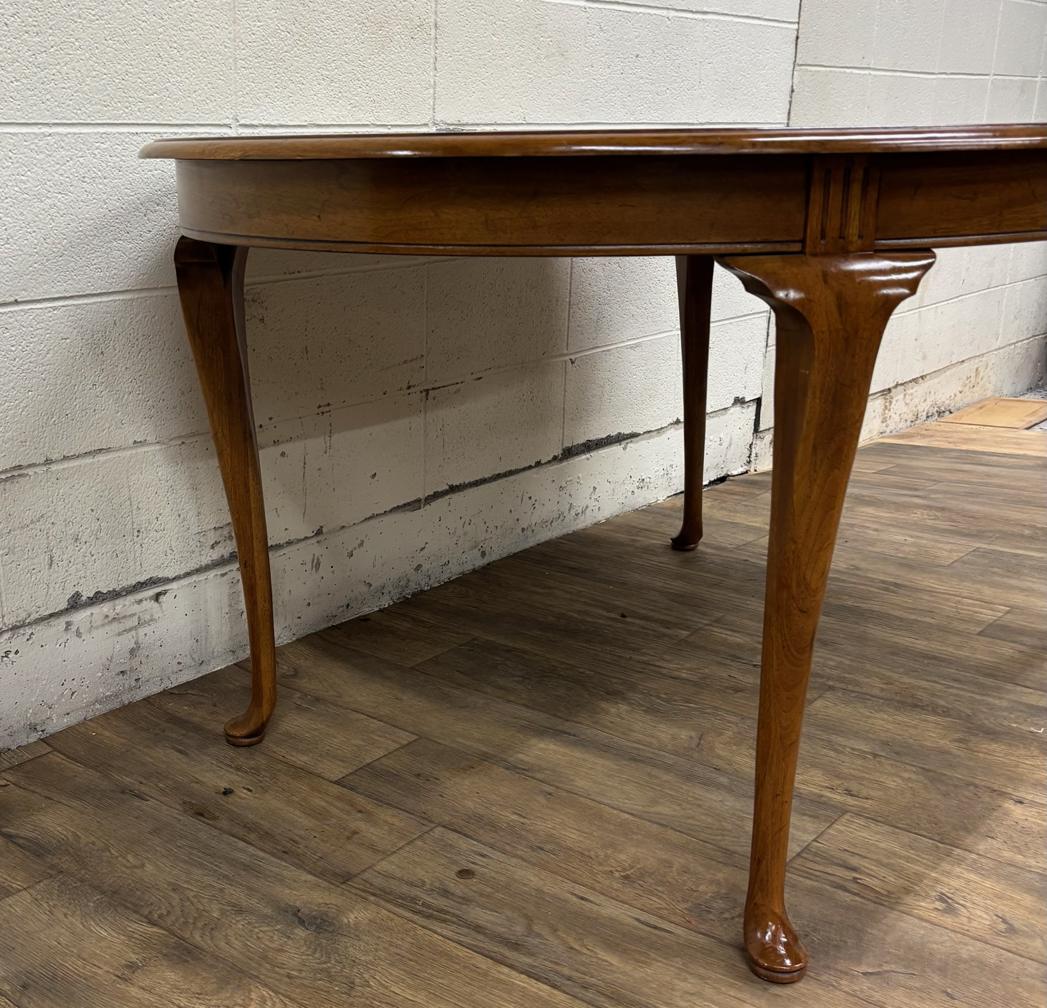 Vintage Davis Cabinet Co Queen Anne Style Cherry Oval Extension