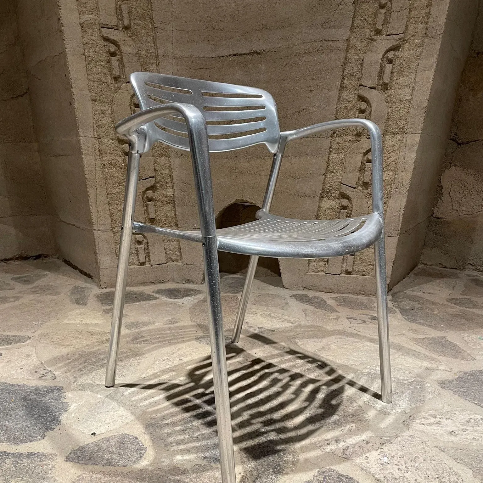 AMAT TOLED Jorge Pensi/トレド アルミ　アームチェア Toledo Chair – Fenix Originals