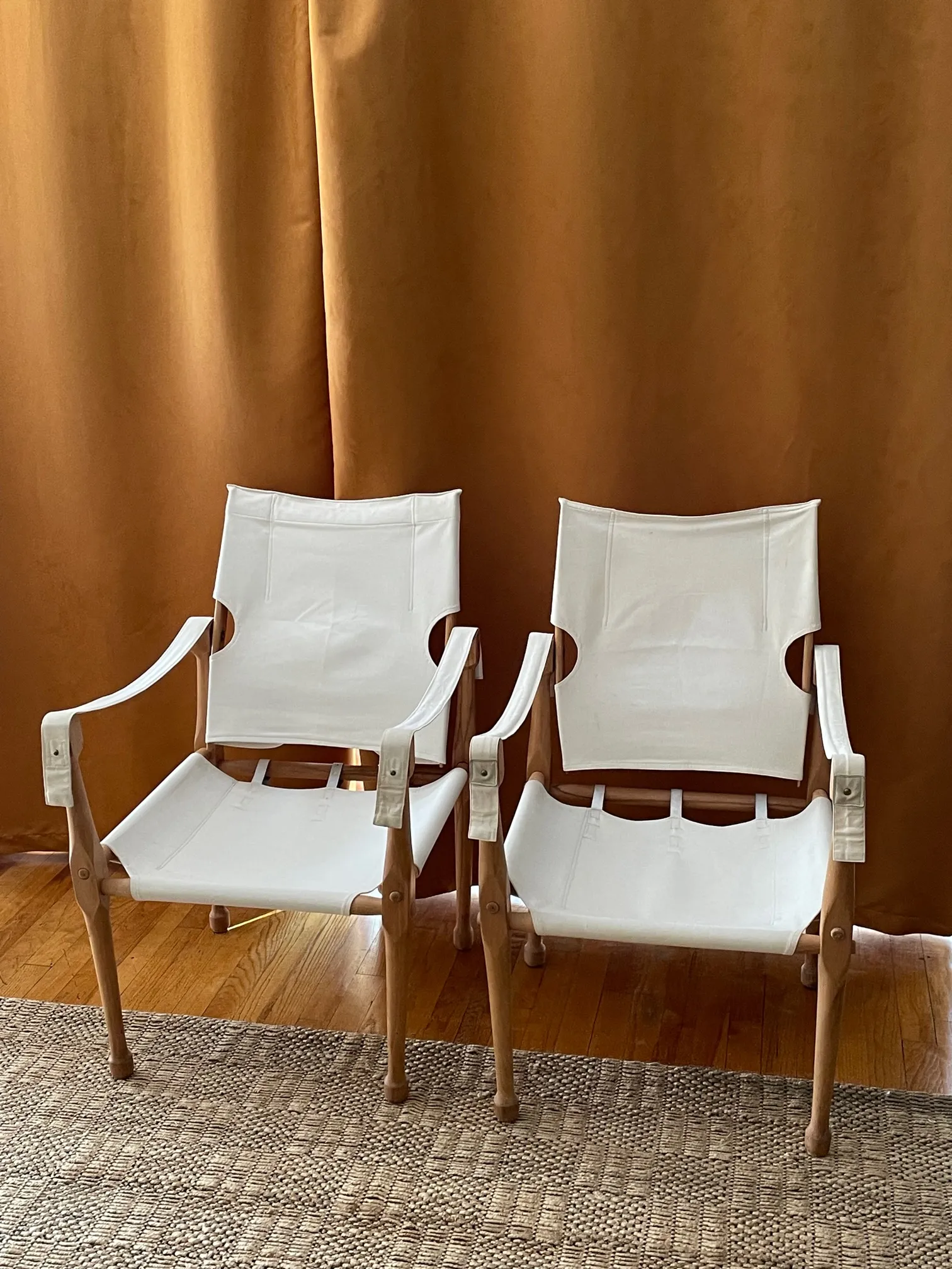 1960s Pair of Safari Chairs in Natural Oak and Off White Canvas