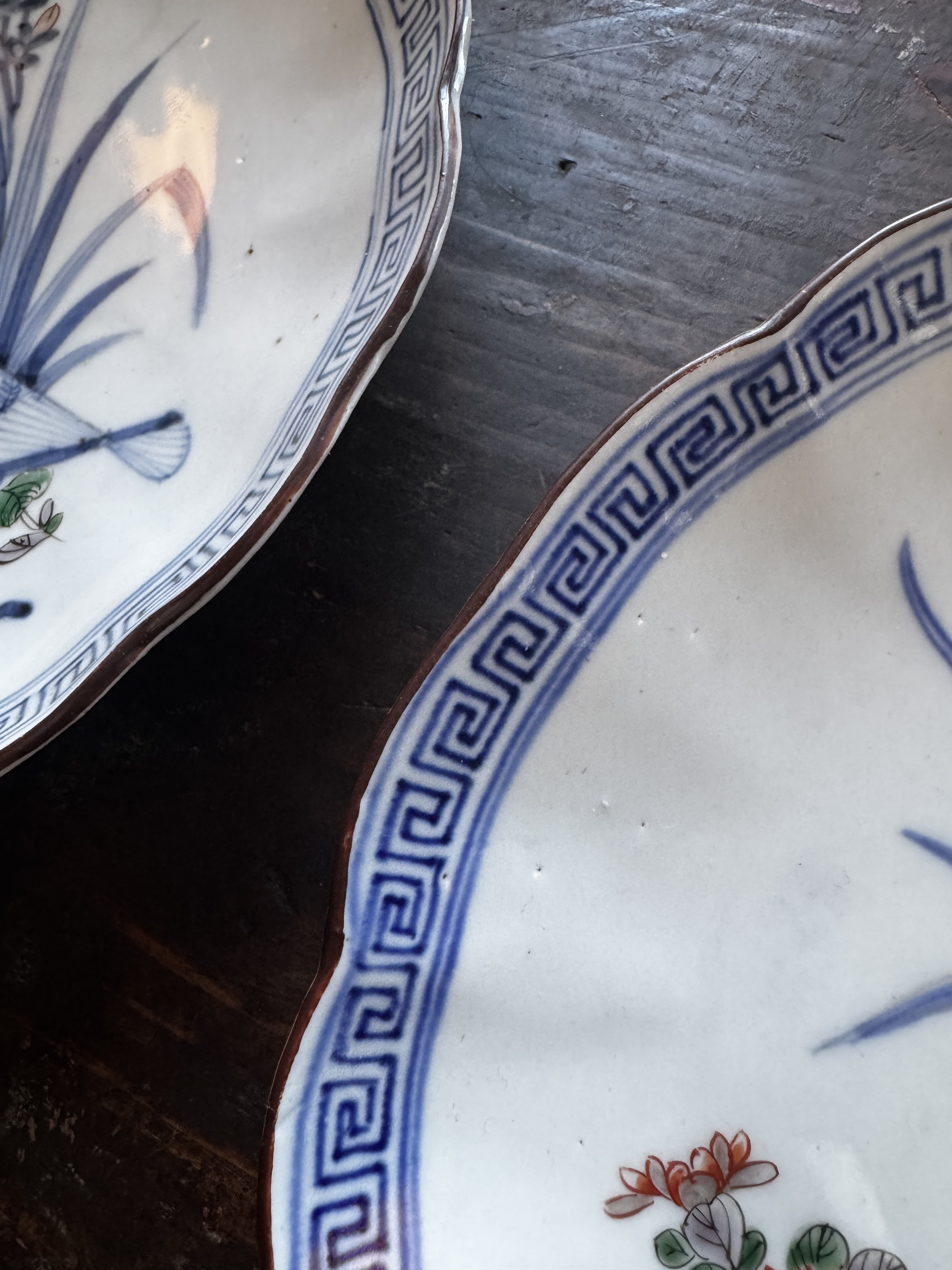 Vintage Moroccan Hand-Painted Wall ShelfAntique 19th Century Imari Arita Paired Export Porcelain - a Pair