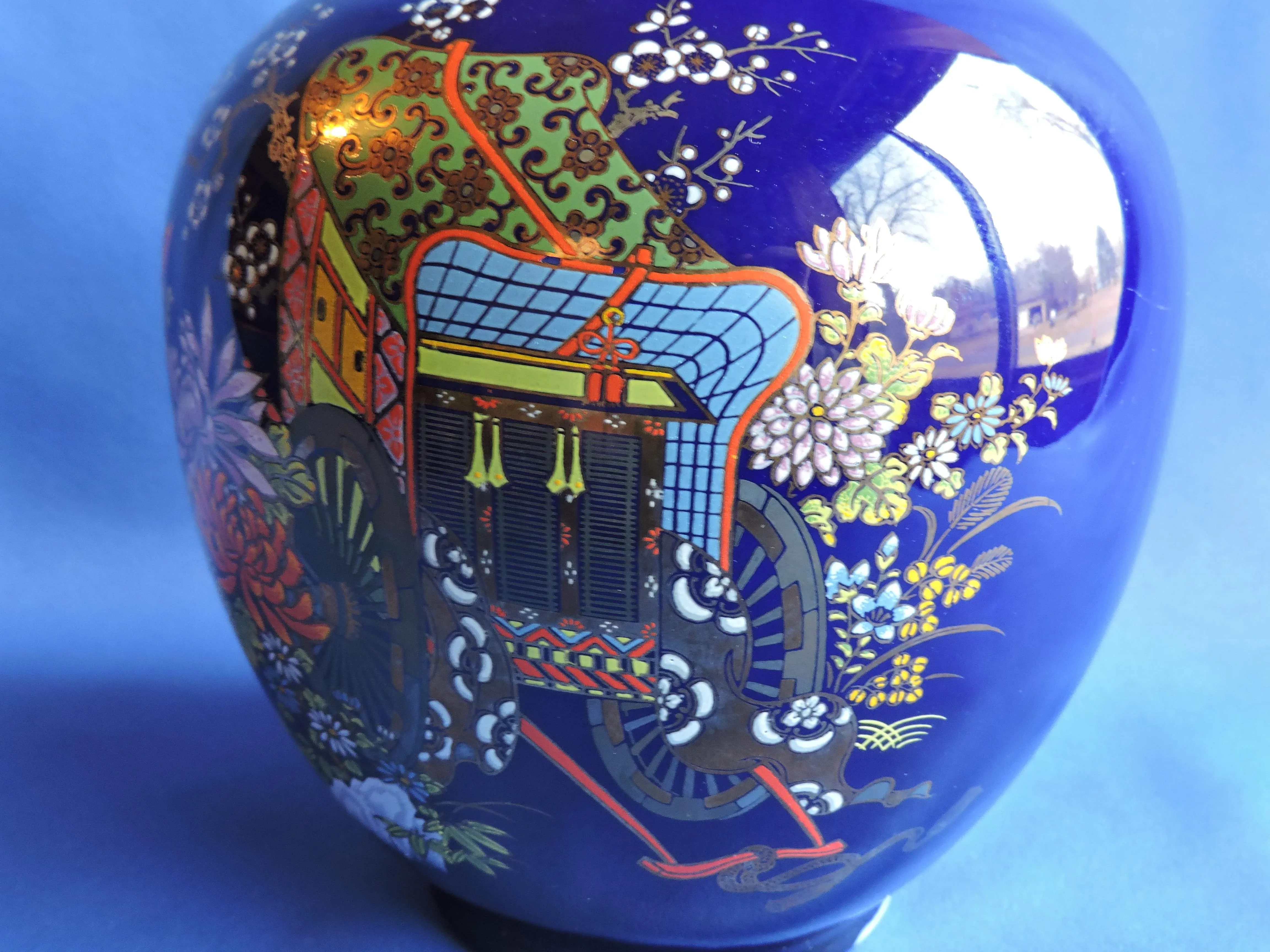 九谷焼Kutani Ware Ceramic Vase 1960's Kutani Ware Japanese Cobalt Porcelain Round Vase