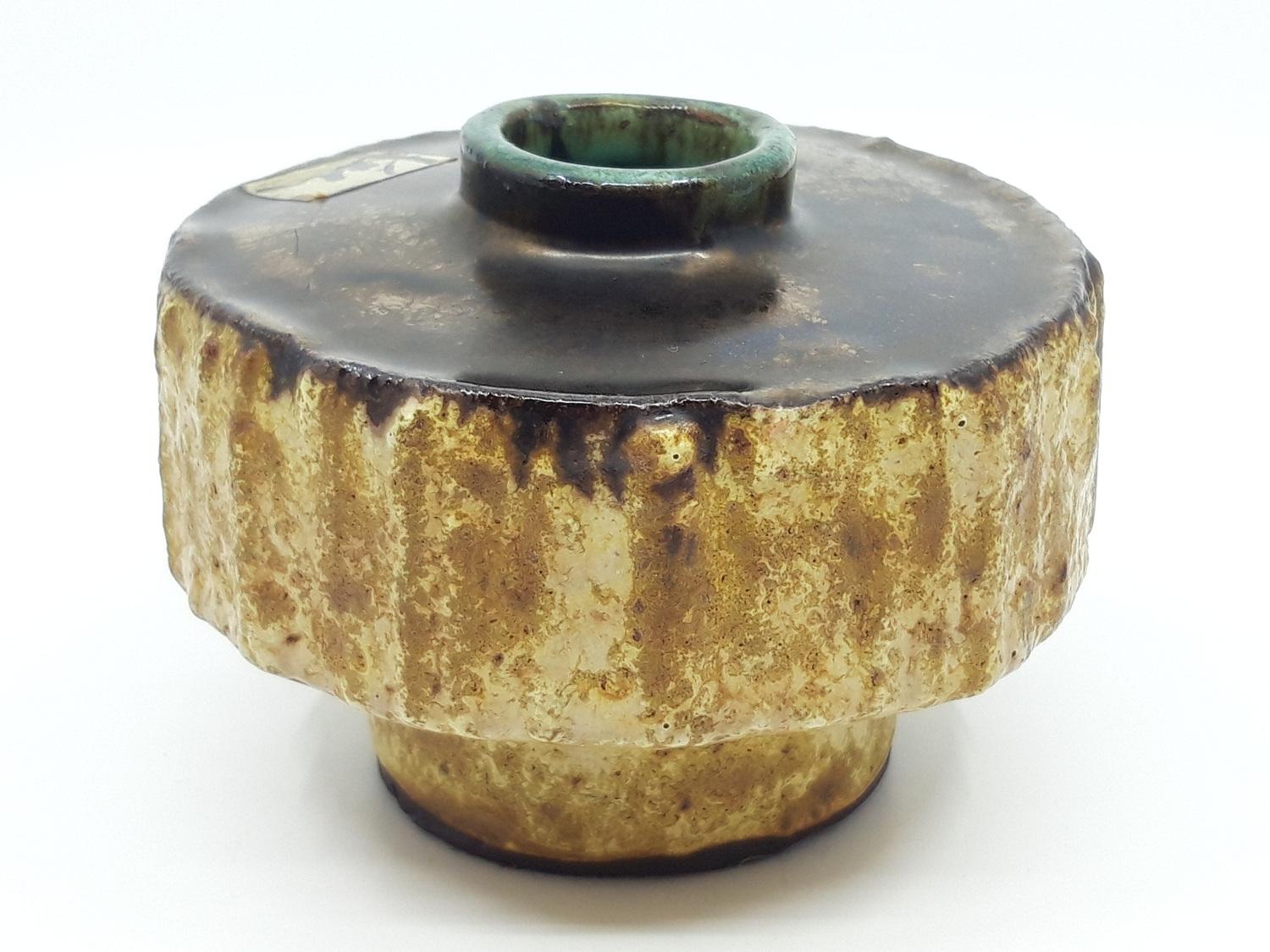 studio-pottery-ceramic-vase-by