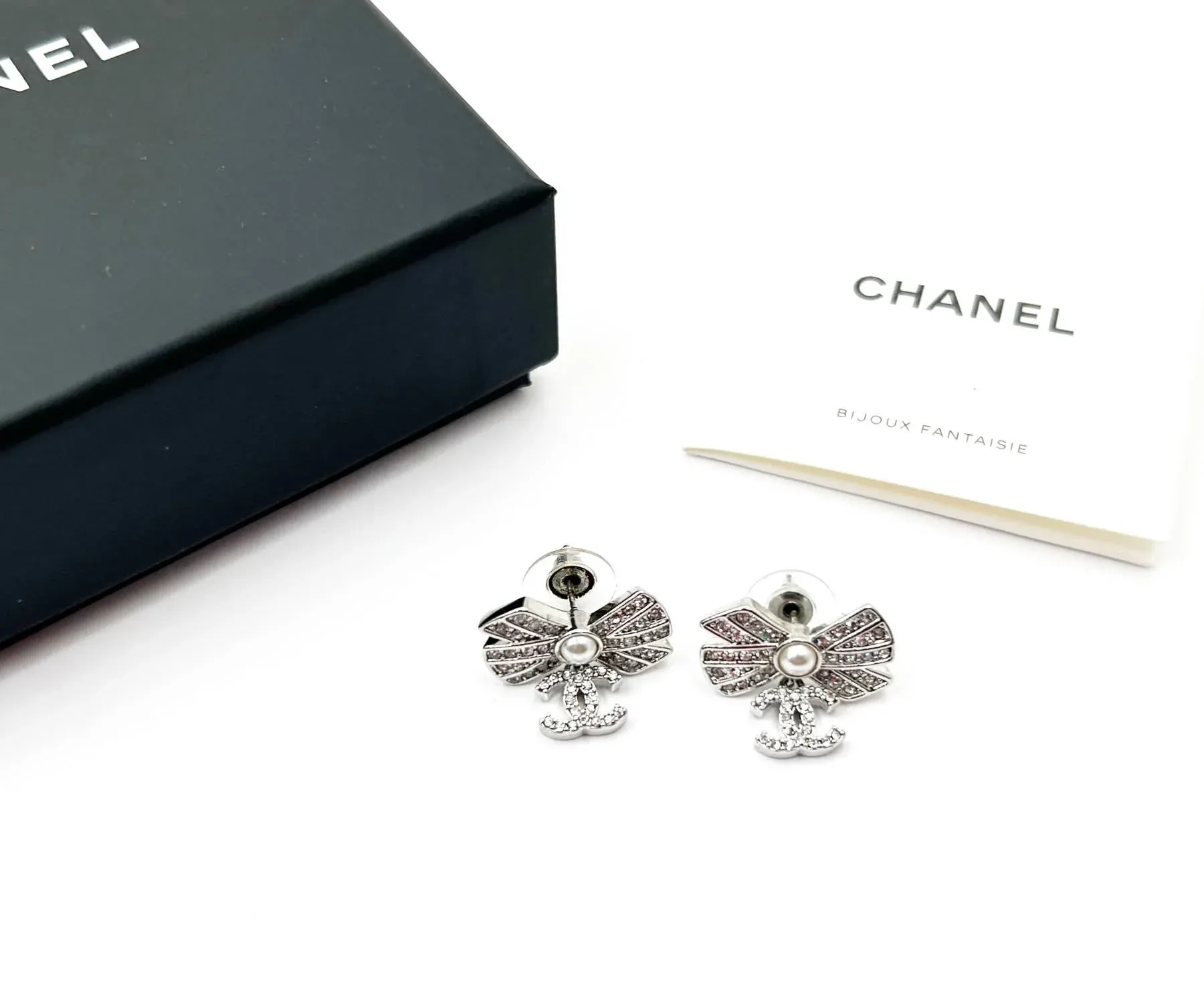 Chanel Silver Ribbon Row CC Crystal Piercing Earrings - 2
