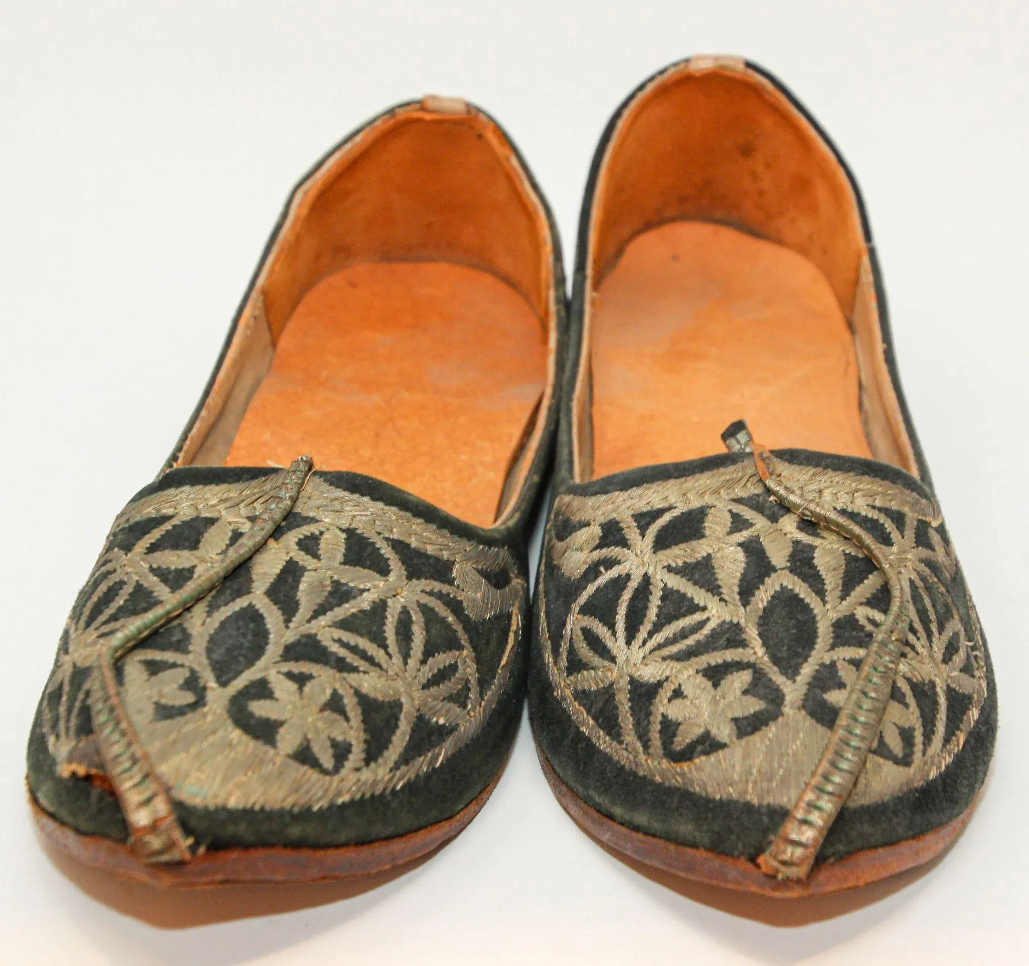 Curly toed shop shoes