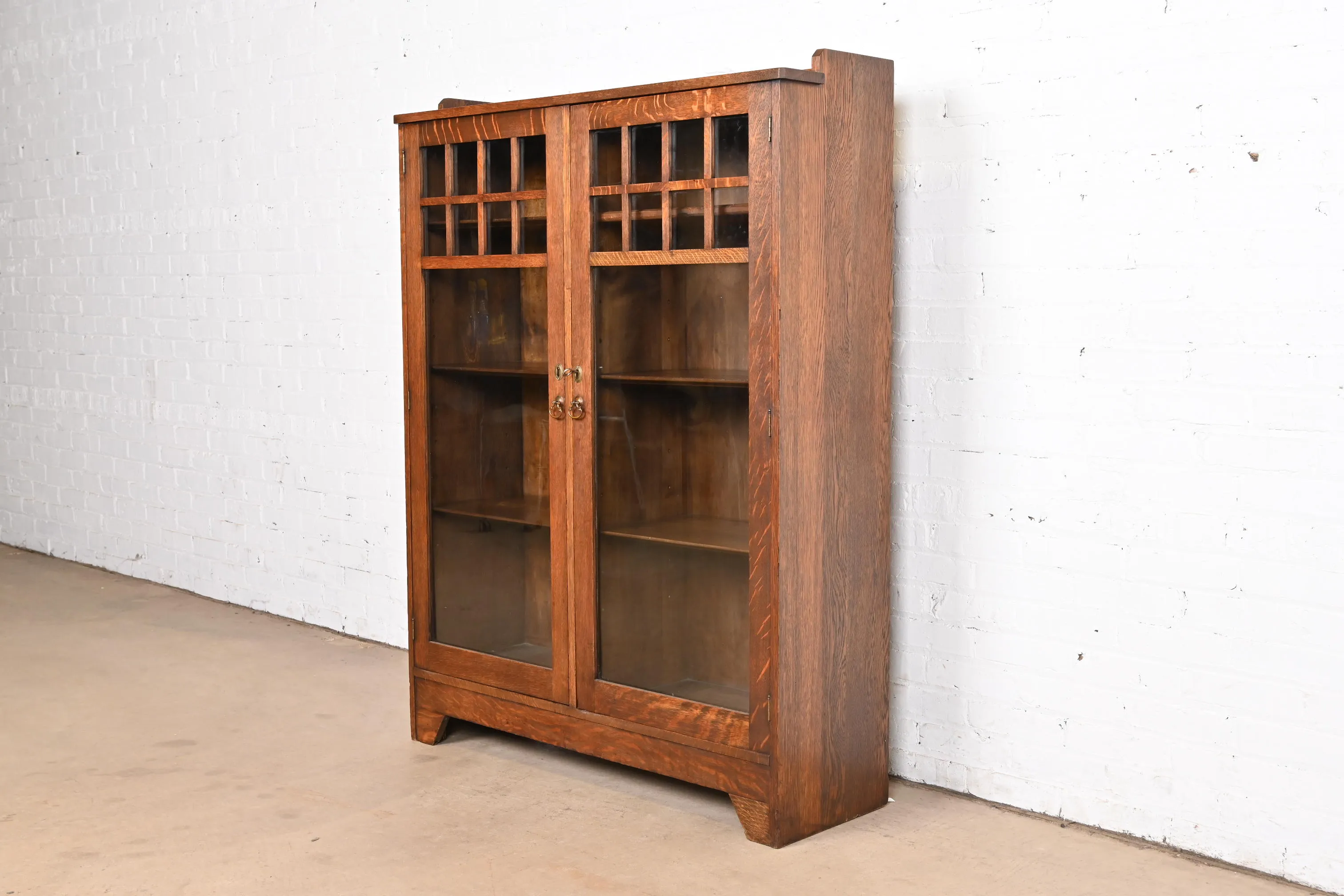 Lifetime Furniture Mission Oak Arts & Crafts Glass Front