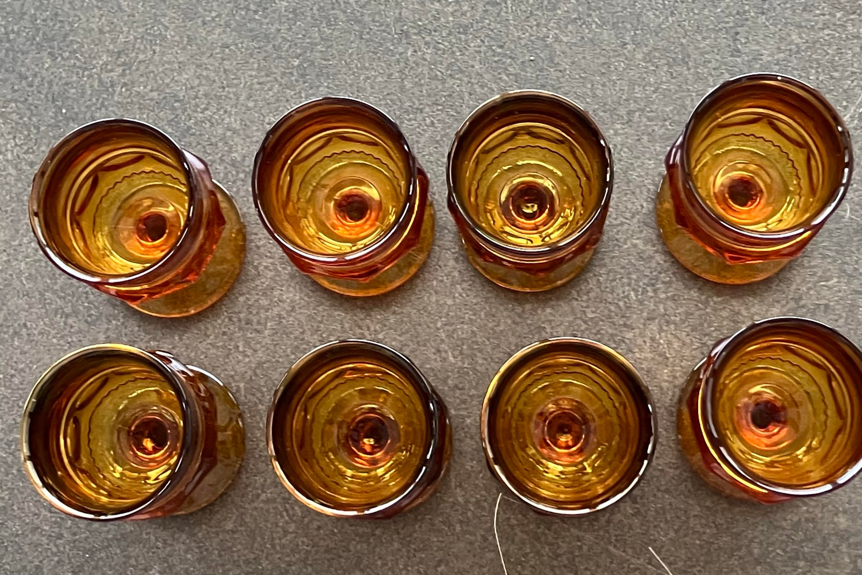 Iridescent Amber Glass Footed Bowl, image size:3024x2016