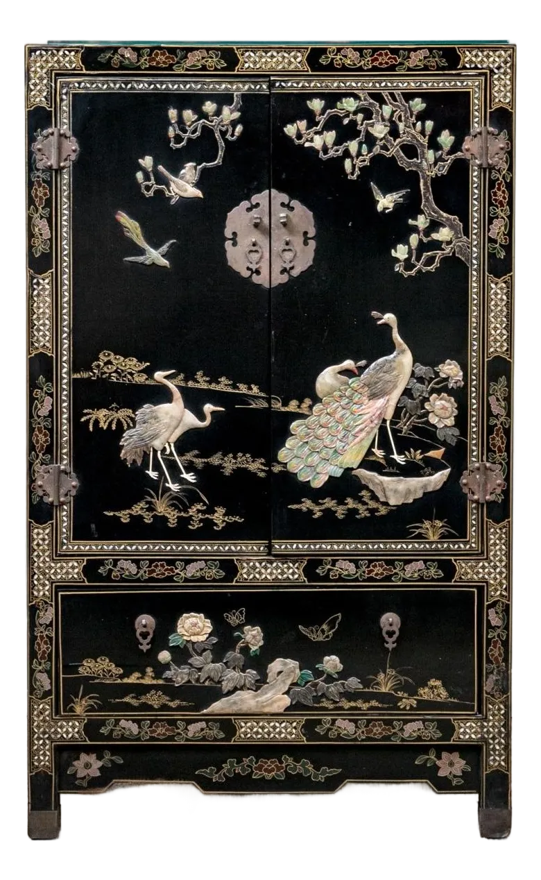 インパラ　剥製　アンティーク Chinese Black Lacquer Cabinet With Carved Hardstone and