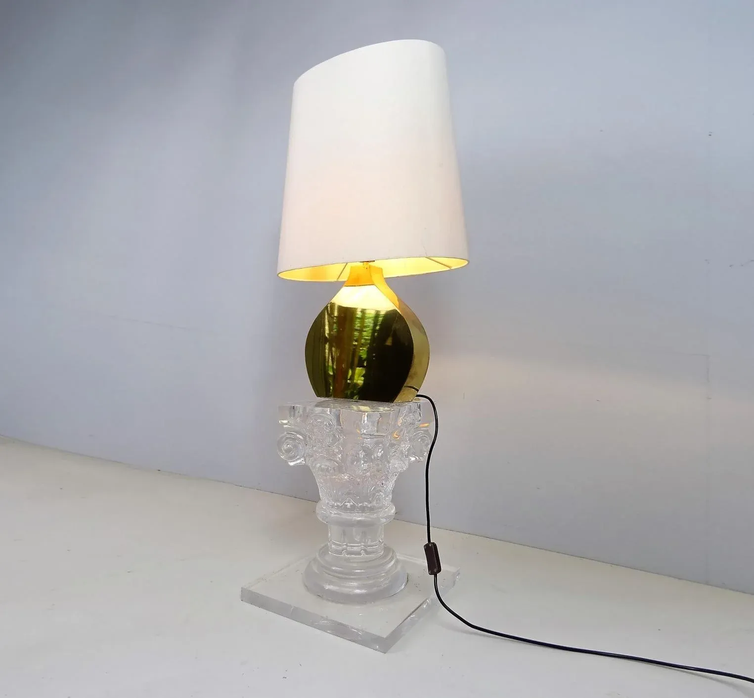 Italian Table Lamp in Polished Brass, 1980s