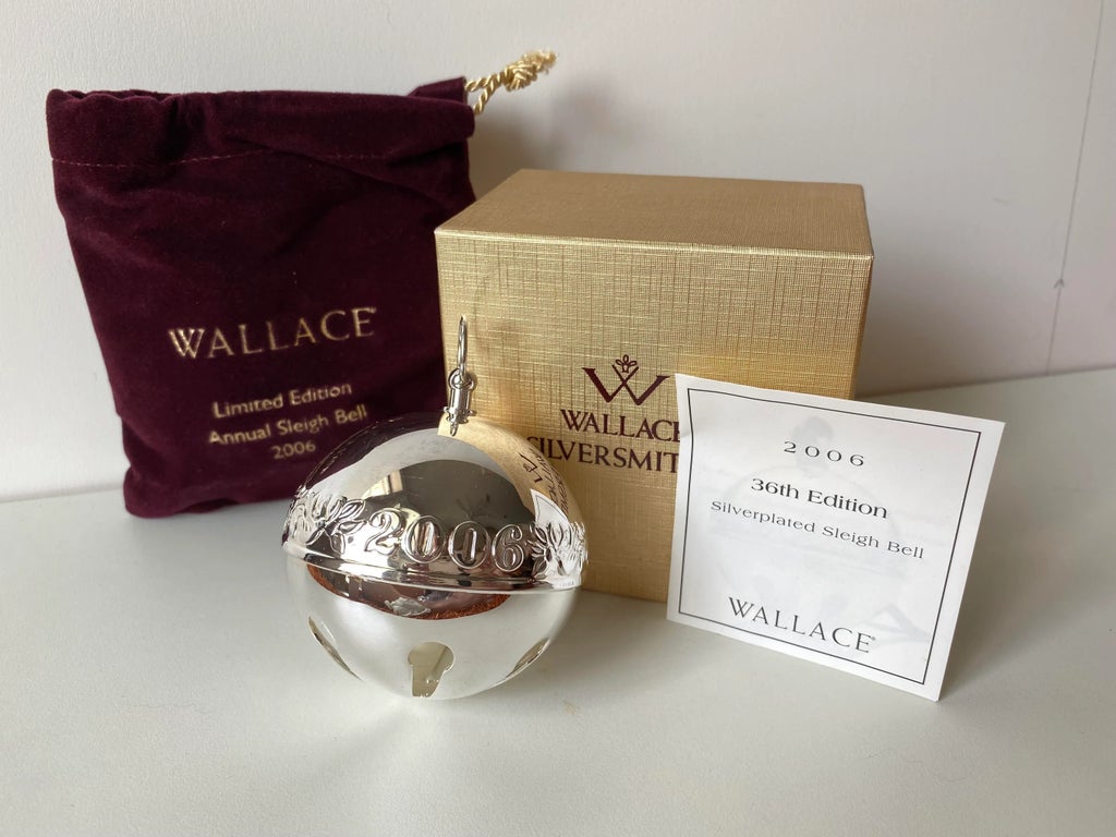 2006 Wallace Annual Sleigh Bell, Limited Edition Ornament  display picture 1