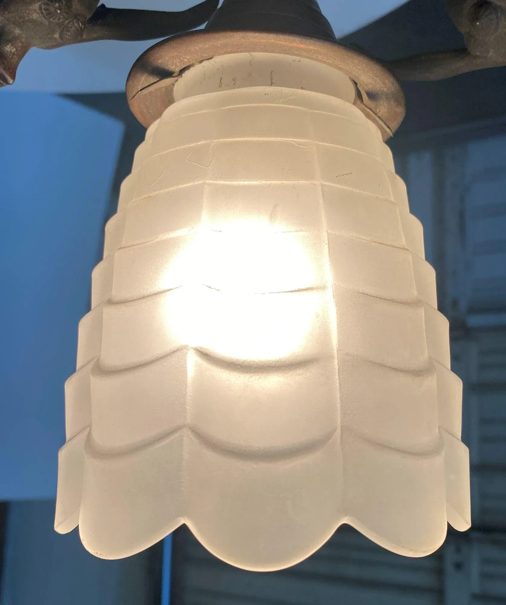 1910s Frosted Tulip Scalloped Glass Shade With Bronze Socket
