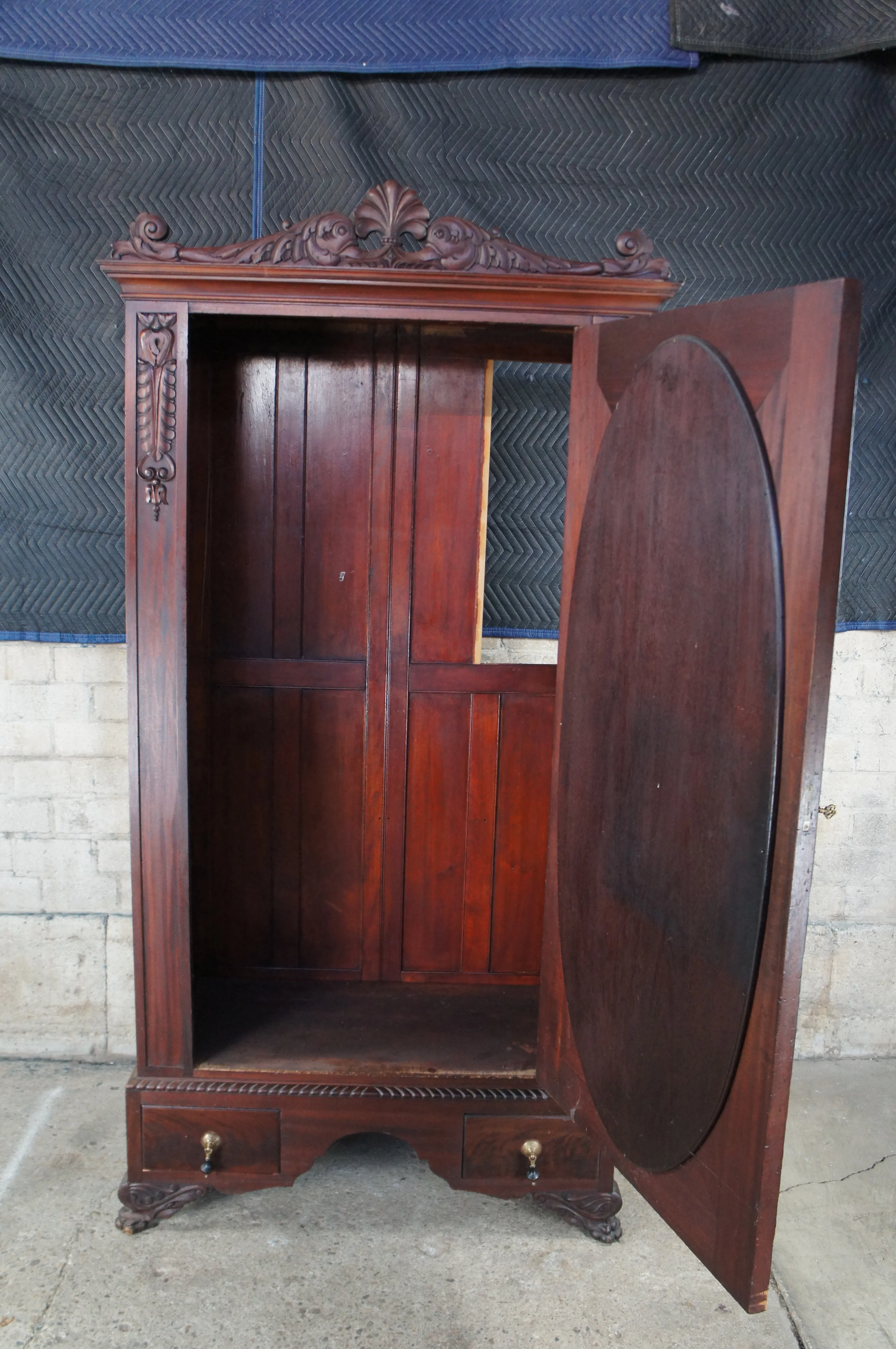 Antique Wardrobe, image size:3264x4912