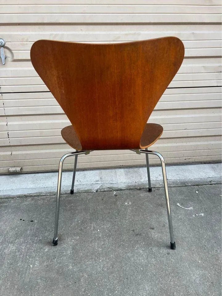 Mid 20th Century Pair of Teak Series 7 Chairs by Arne Jacobsen for