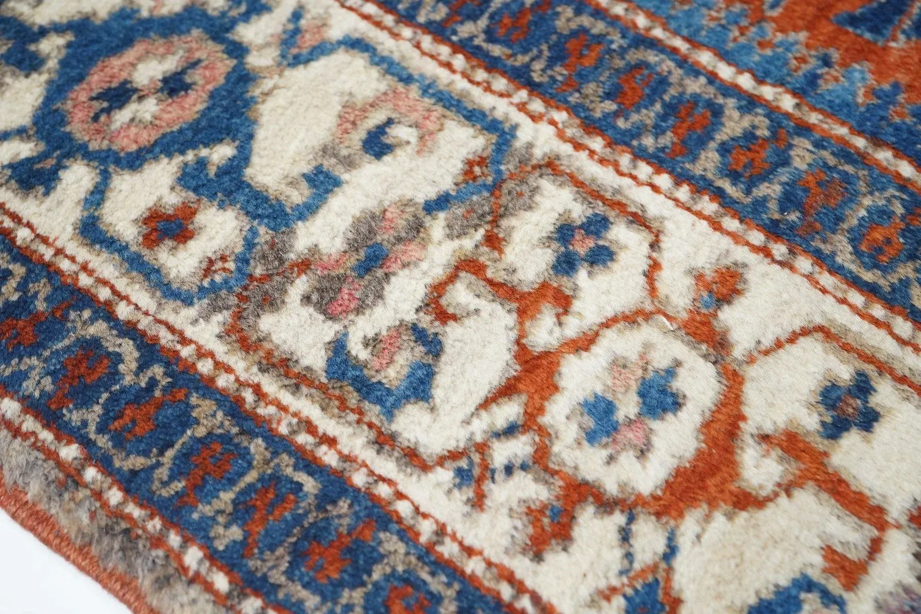 Antique Karajeh Weave Rug 4\'5\'\' x 7\'5\'\'
