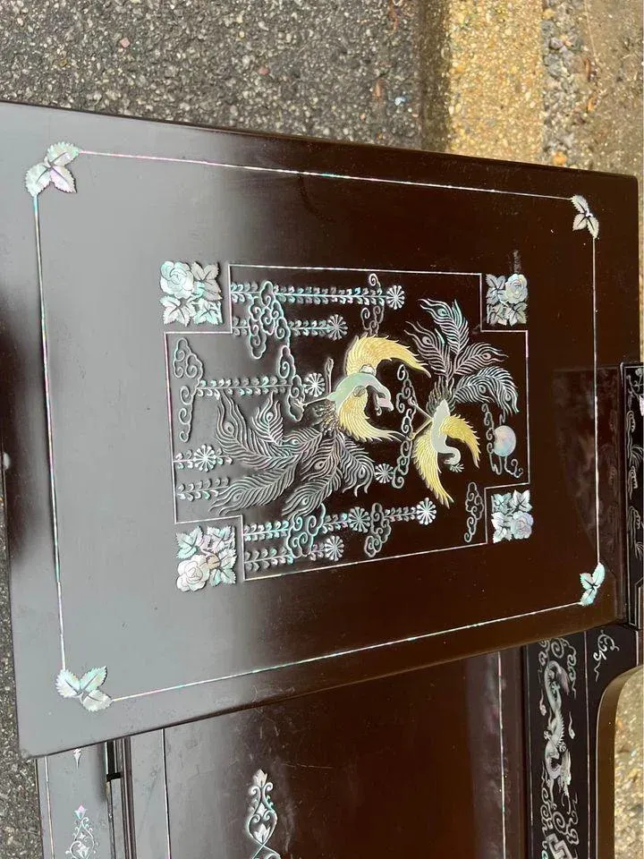 Traditional Korean Mother-of-pearl work Lacquered Table