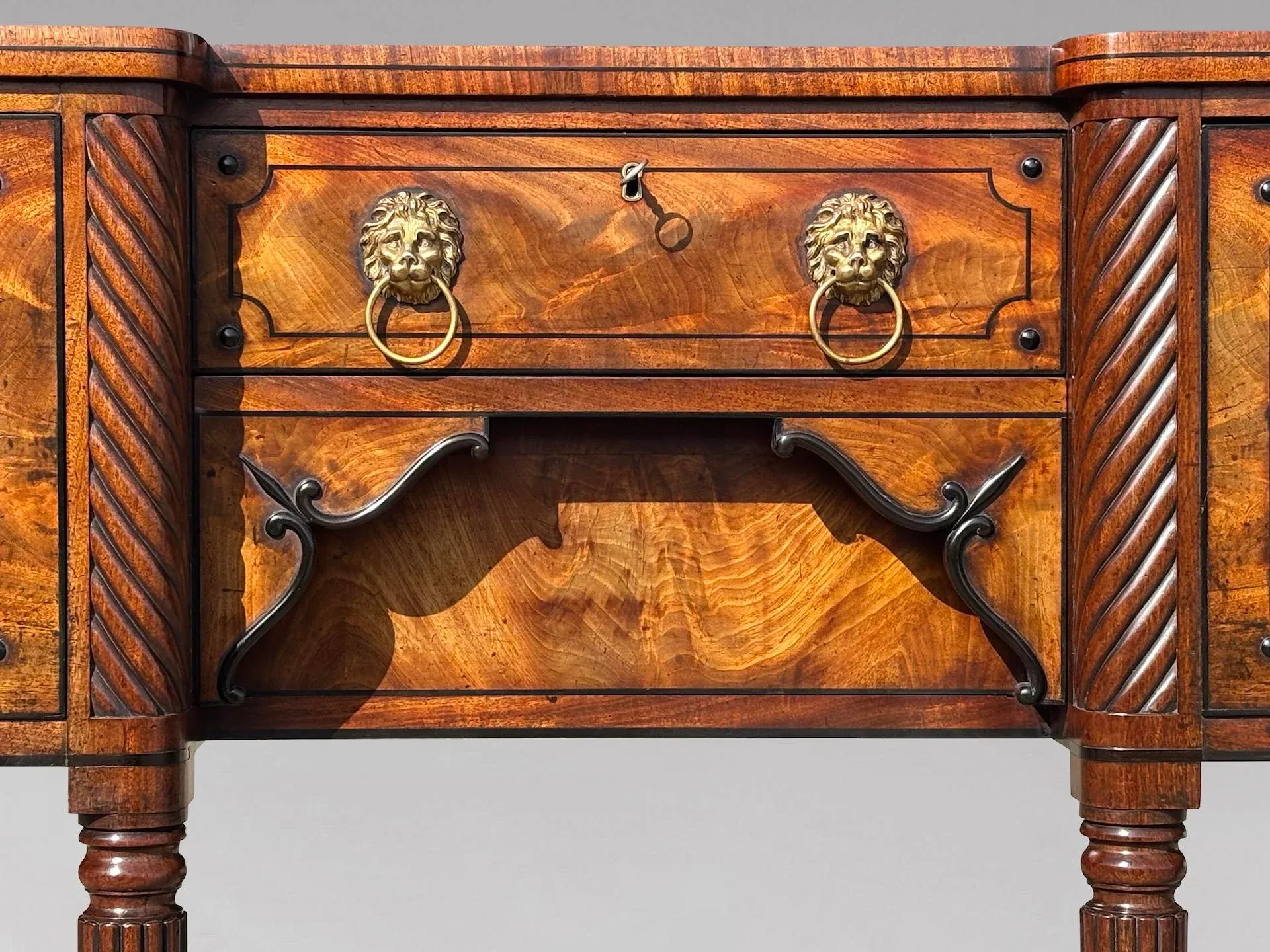 パティナ George Iv Mahogany Ebony Breakfront Sideboard, 1825