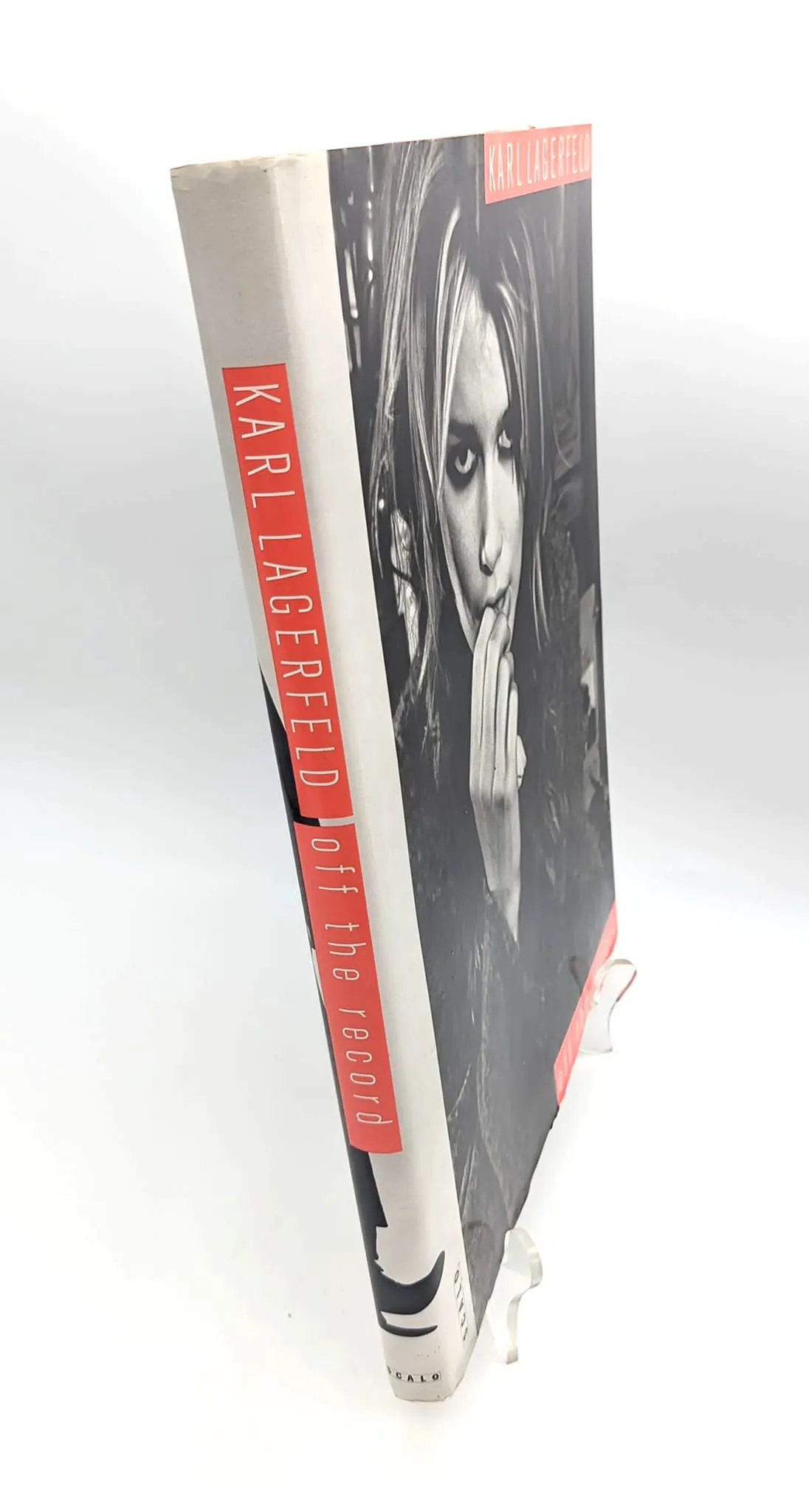 本 KARL LAGERFELD off the record