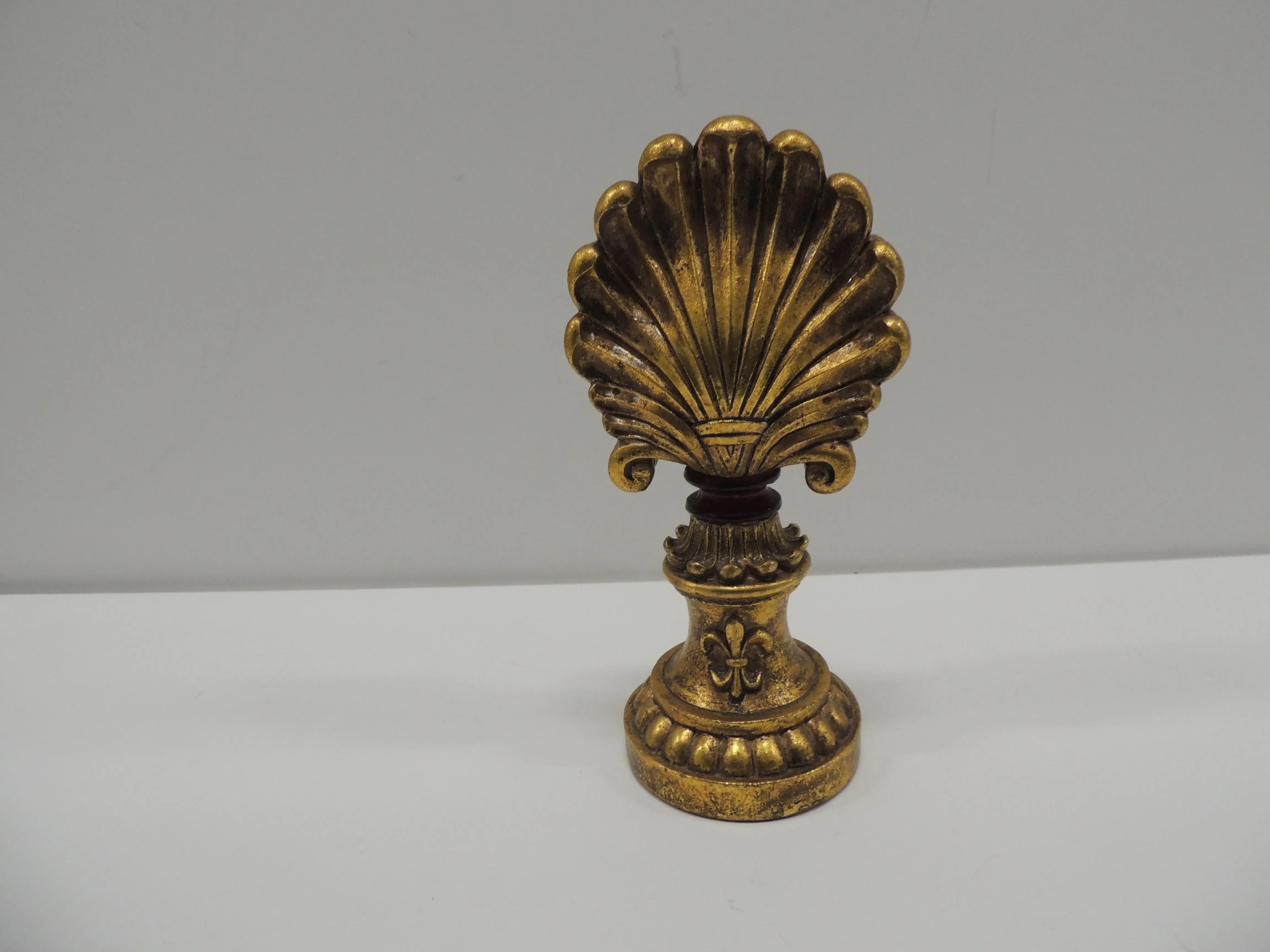 Vintage Florentine Style Gold Decorative Finial