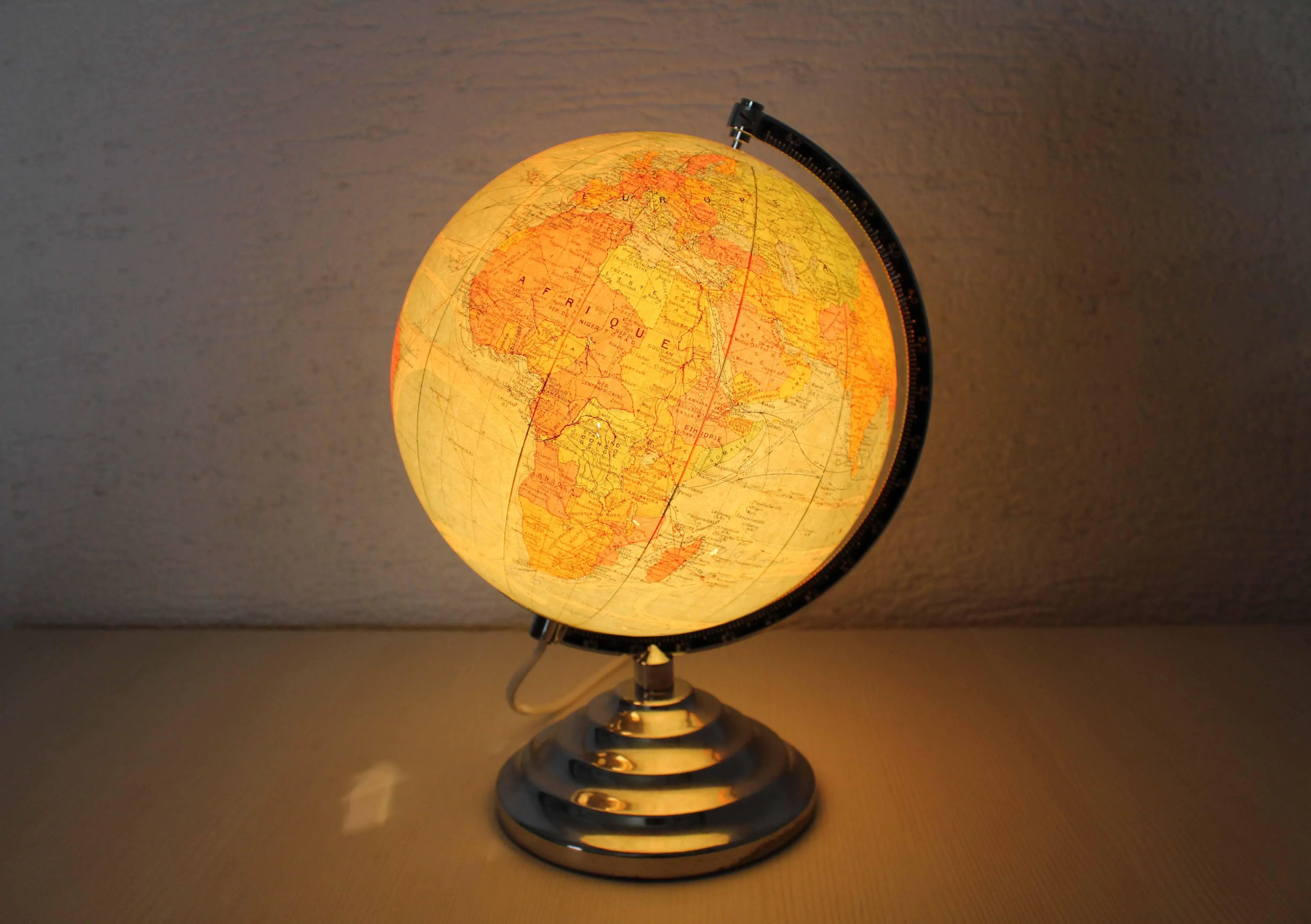 mid-century-glass-illuminated-