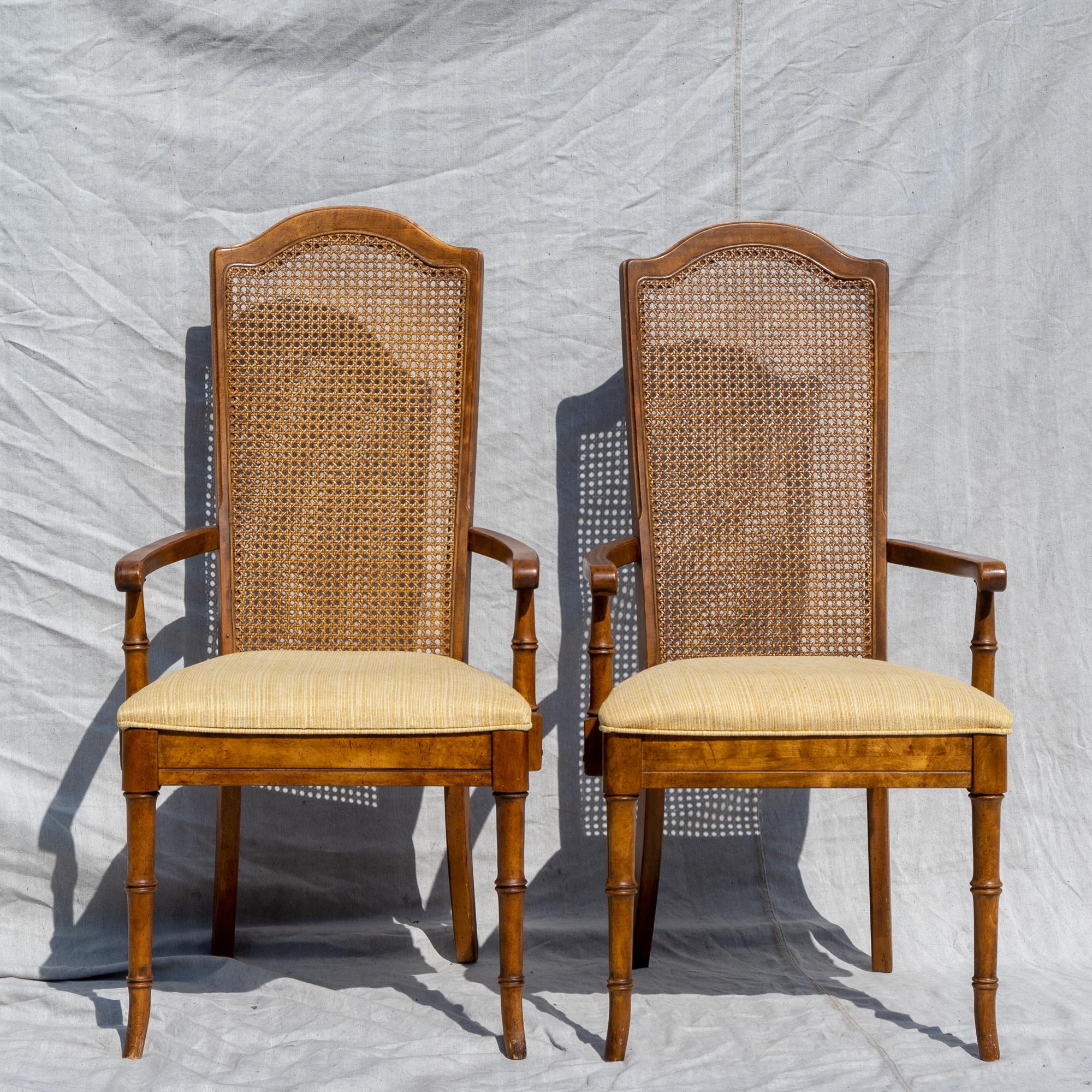 Coleman WOOD CHAIR CLASSIC STRAWBERRY Strawberry Shortcake