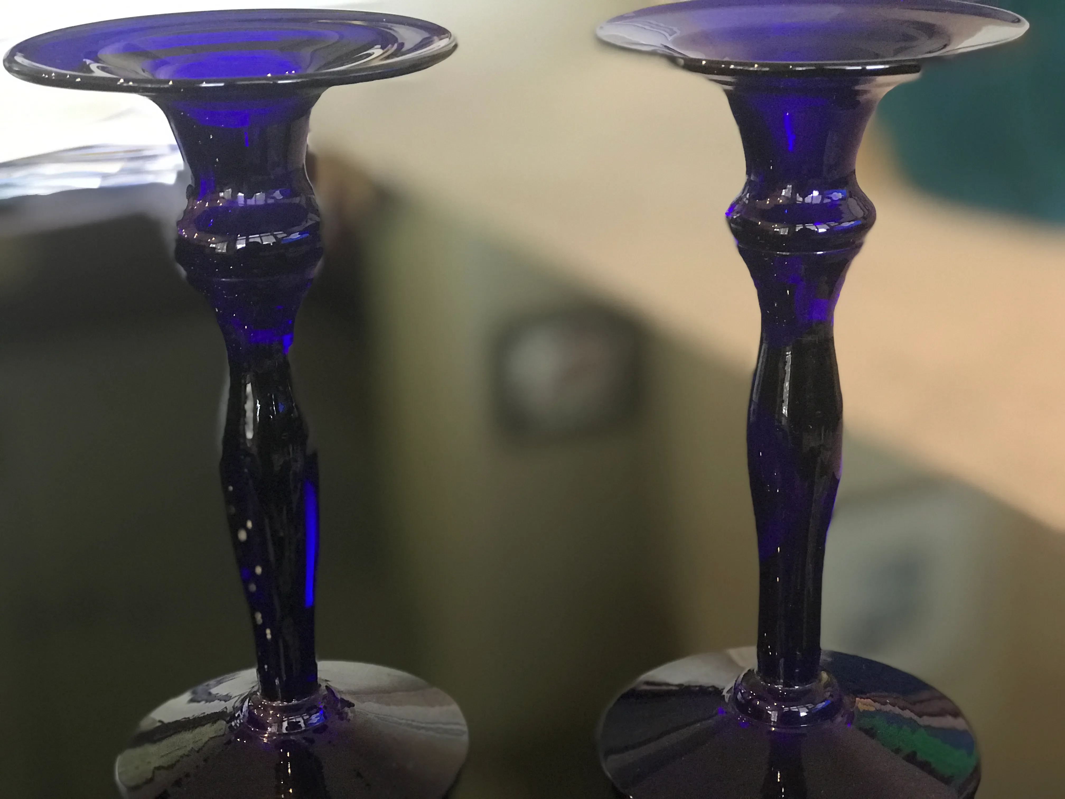 Vintage Avon Bristol Blue Opalescent Glass Perfume Bottle 1970s, image size:4032x3024