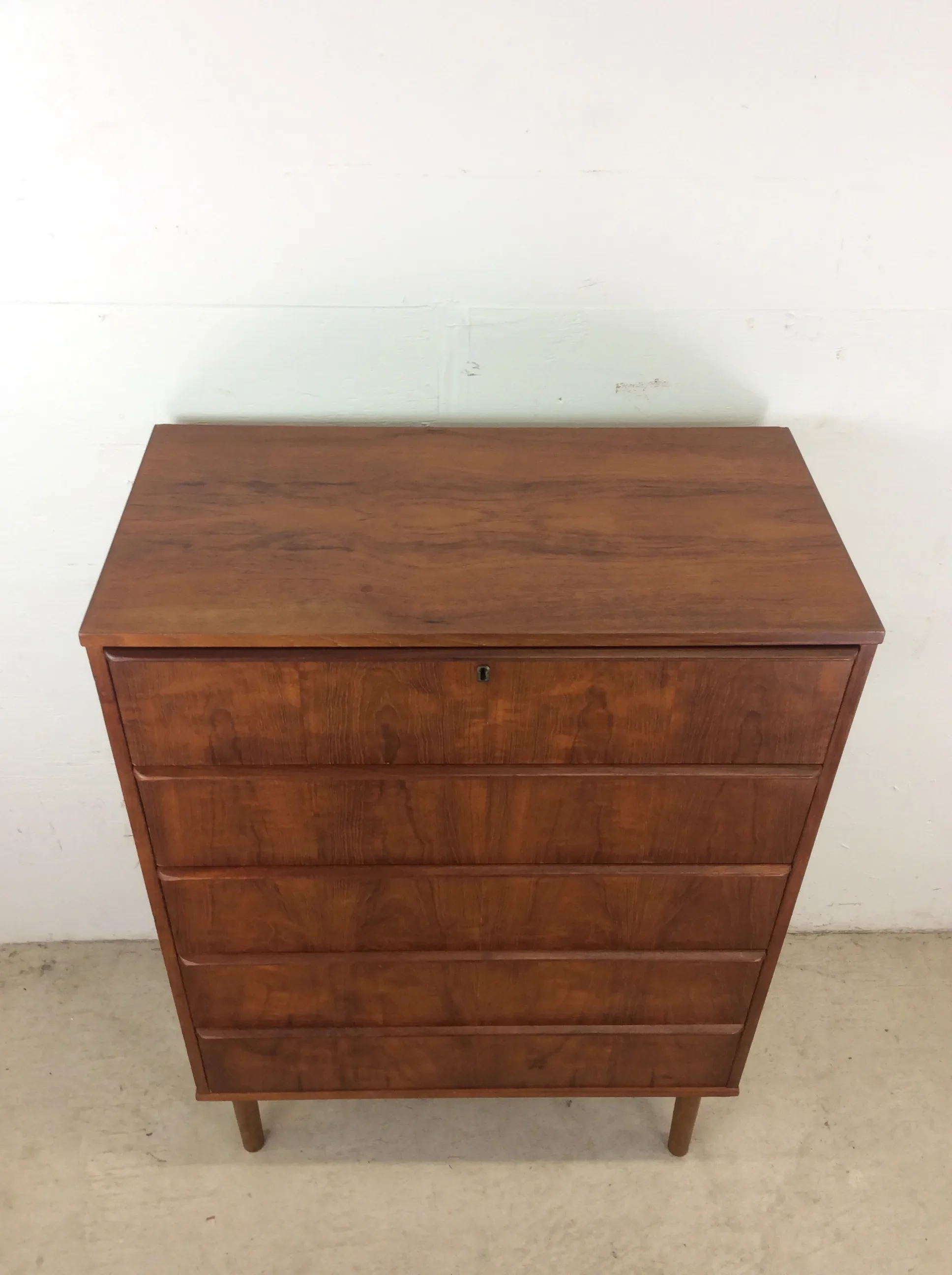dresser with lock Prime Line Drawer/Cabinet Lock, Chrome, 1-1/8" Up the drama by topping this simply chic chest with an abstract sculpture and large framed family photos 1860s Six Drawer Dresser with