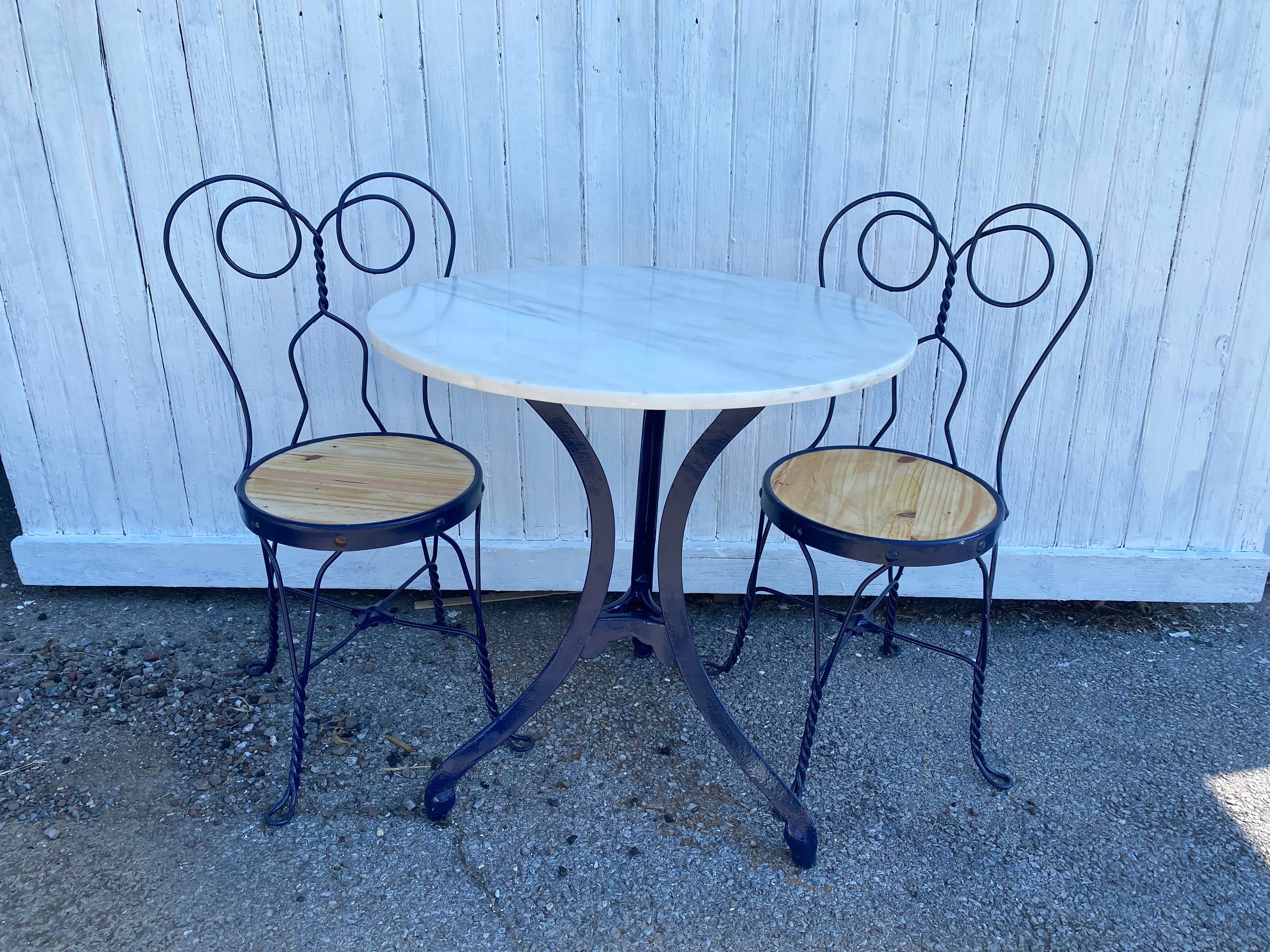 Parlor table and chairs sale