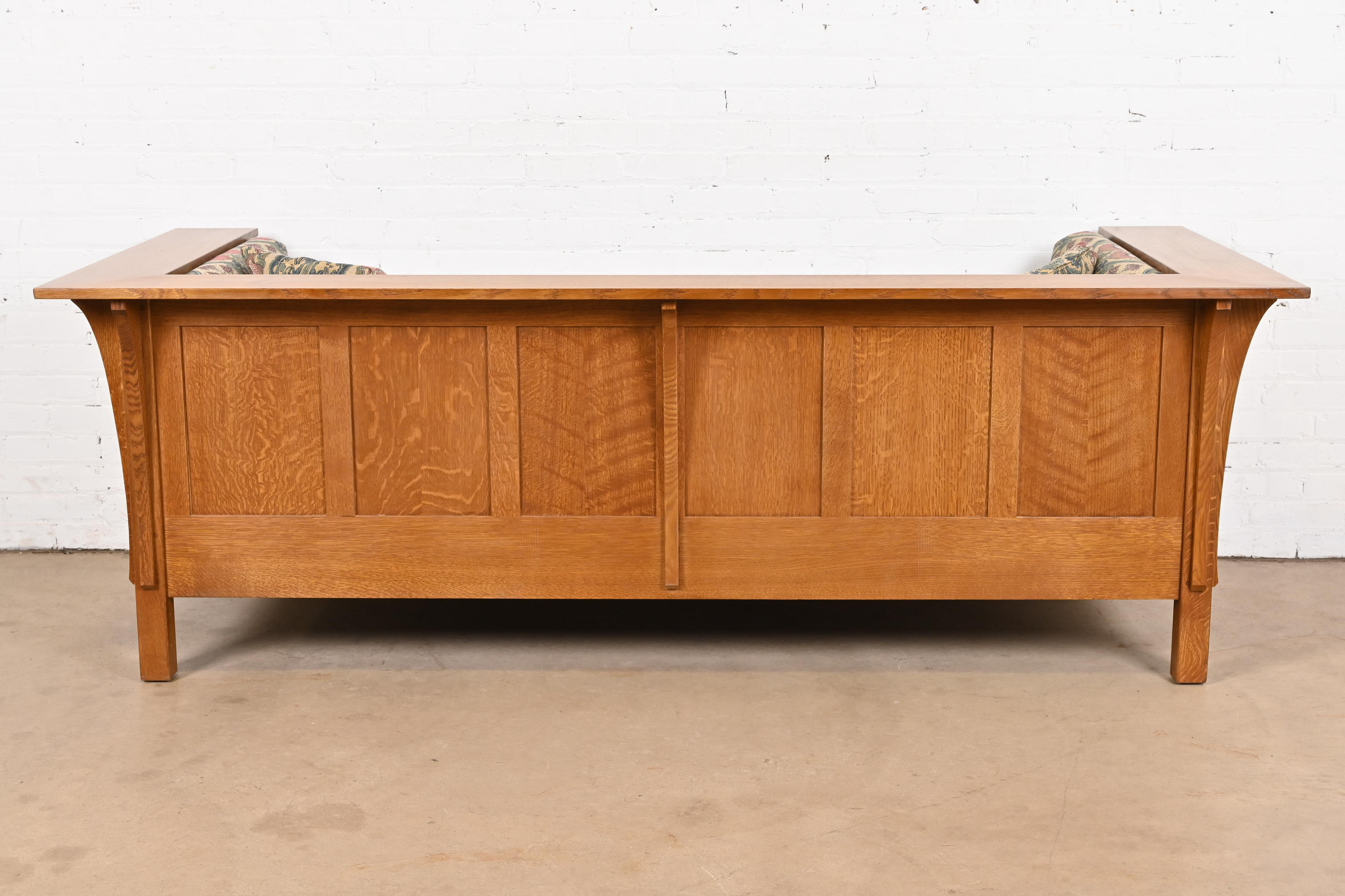 Stickley Mission Oak Arts and Crafts Settle Sofa, image size:3024x2016