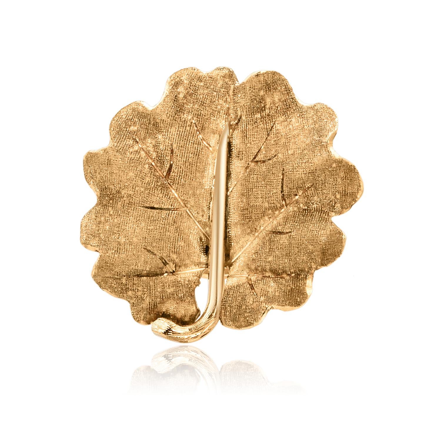 Vintage Buccellati 18k Yellow Gold Textured Leaf Collar Button
