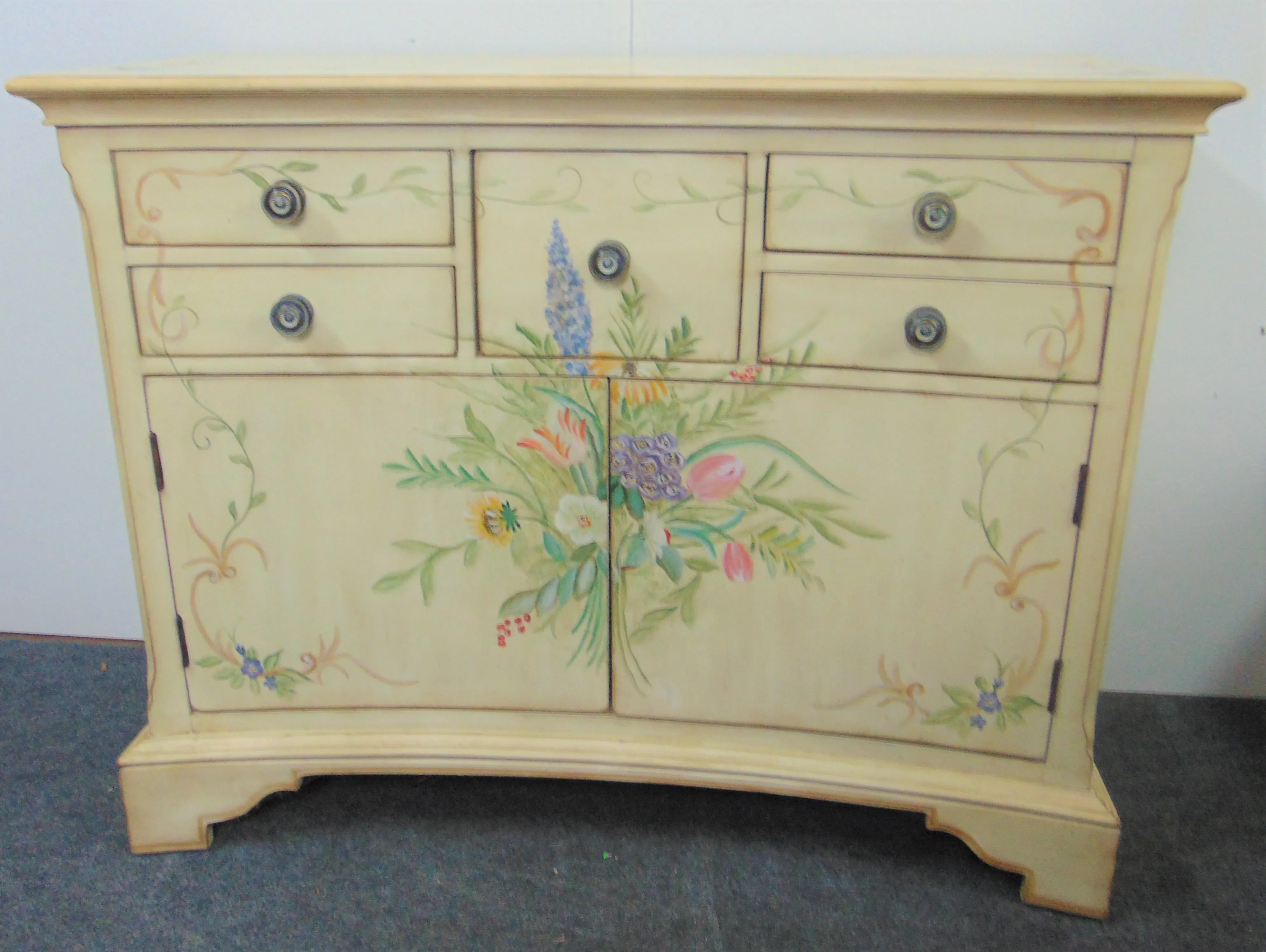 Italian Style Cream Hand Paint Decorated Floral Sideboard, image size:3979x2991