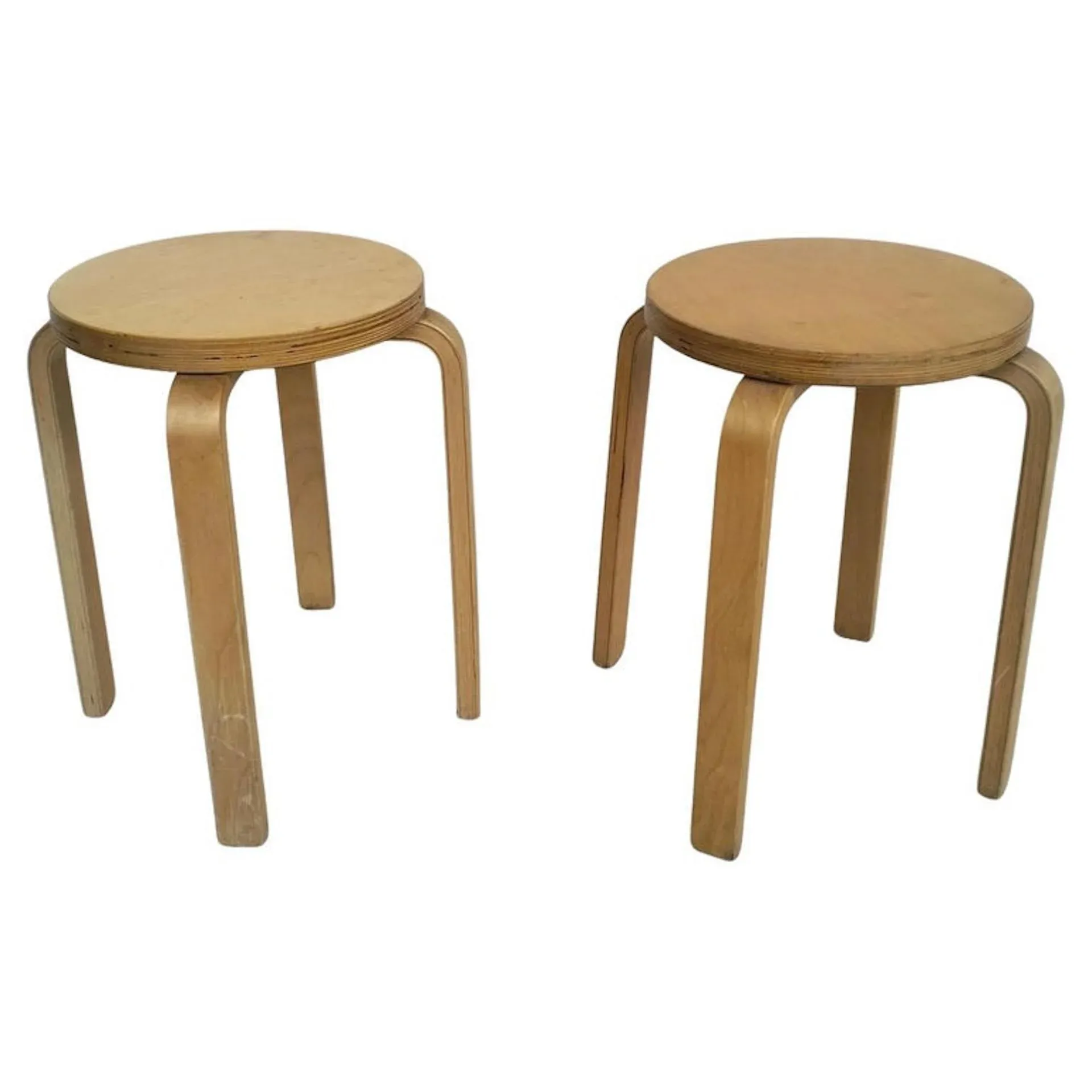 【希少】1960s フランス スツール2脚 Alvar Aalto Style E60 Wooden Stools by Alvar Aalto for Artek, 1960s, Set of 2 | Chairish