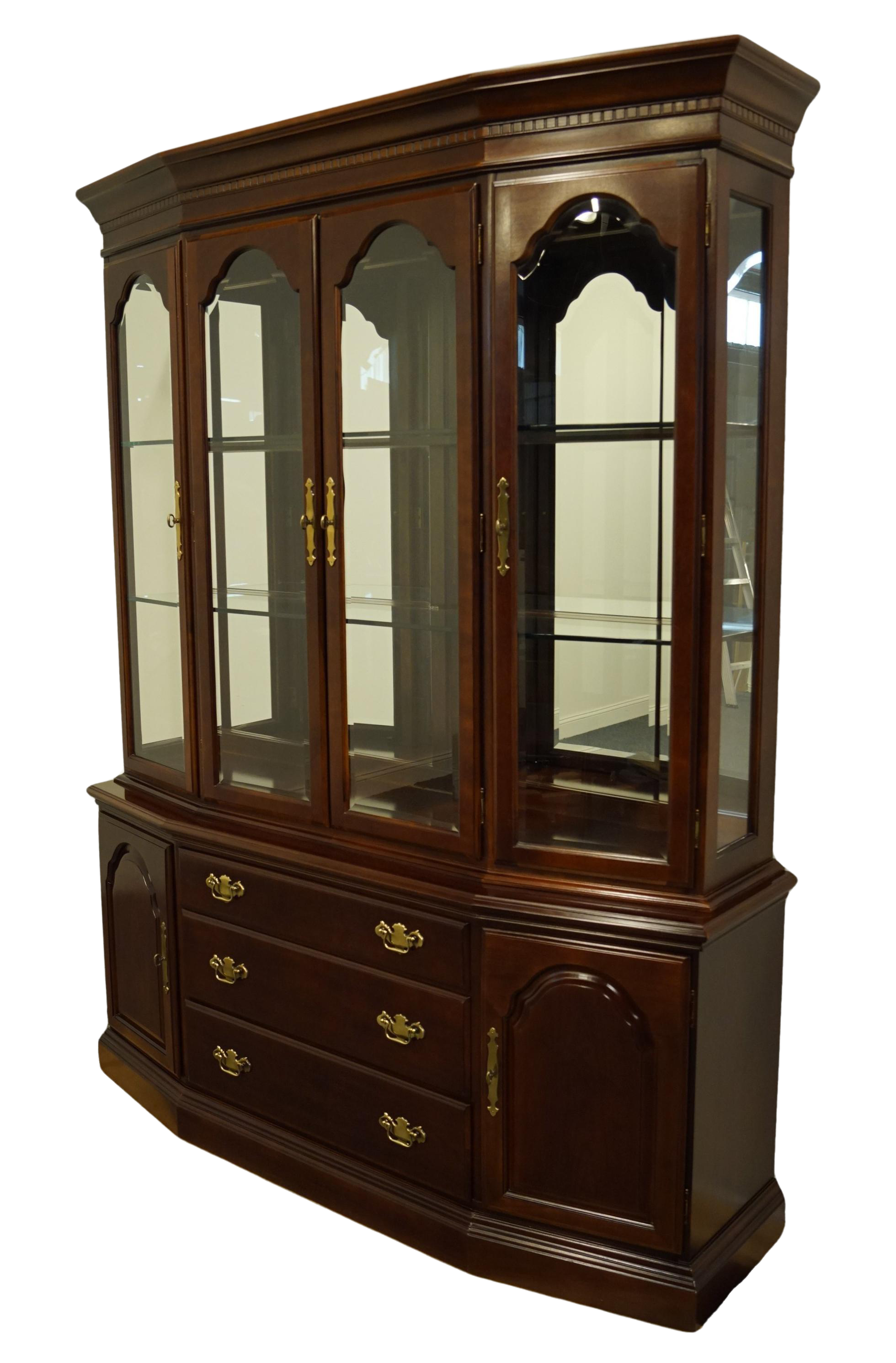 Bernhardt China Matttroy