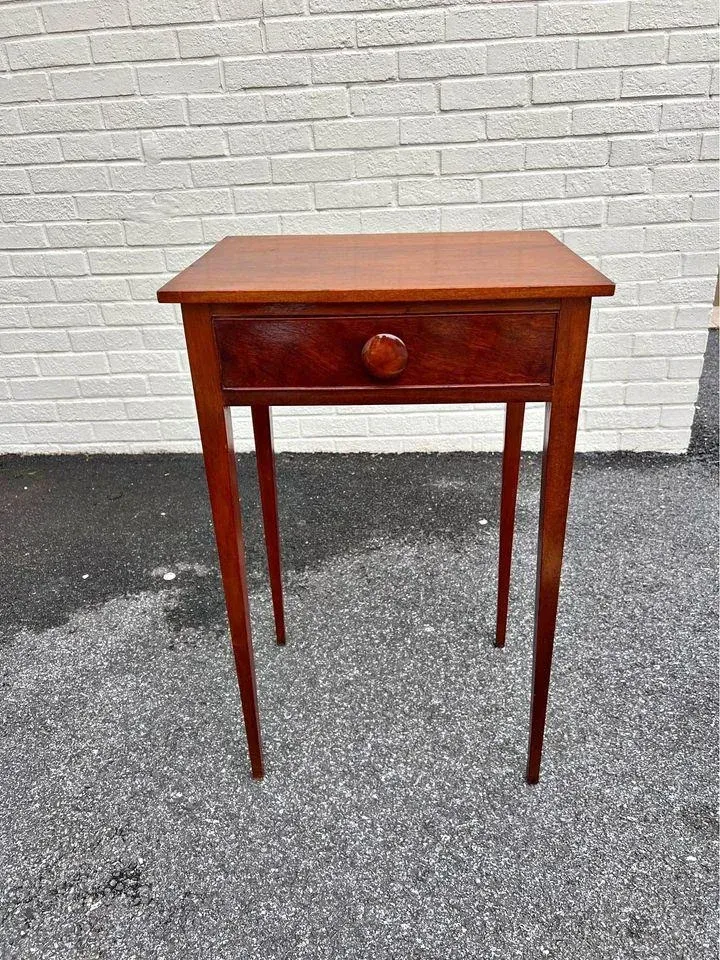 Late 20th Century Vintage Federal Style Solid Mahogany Side