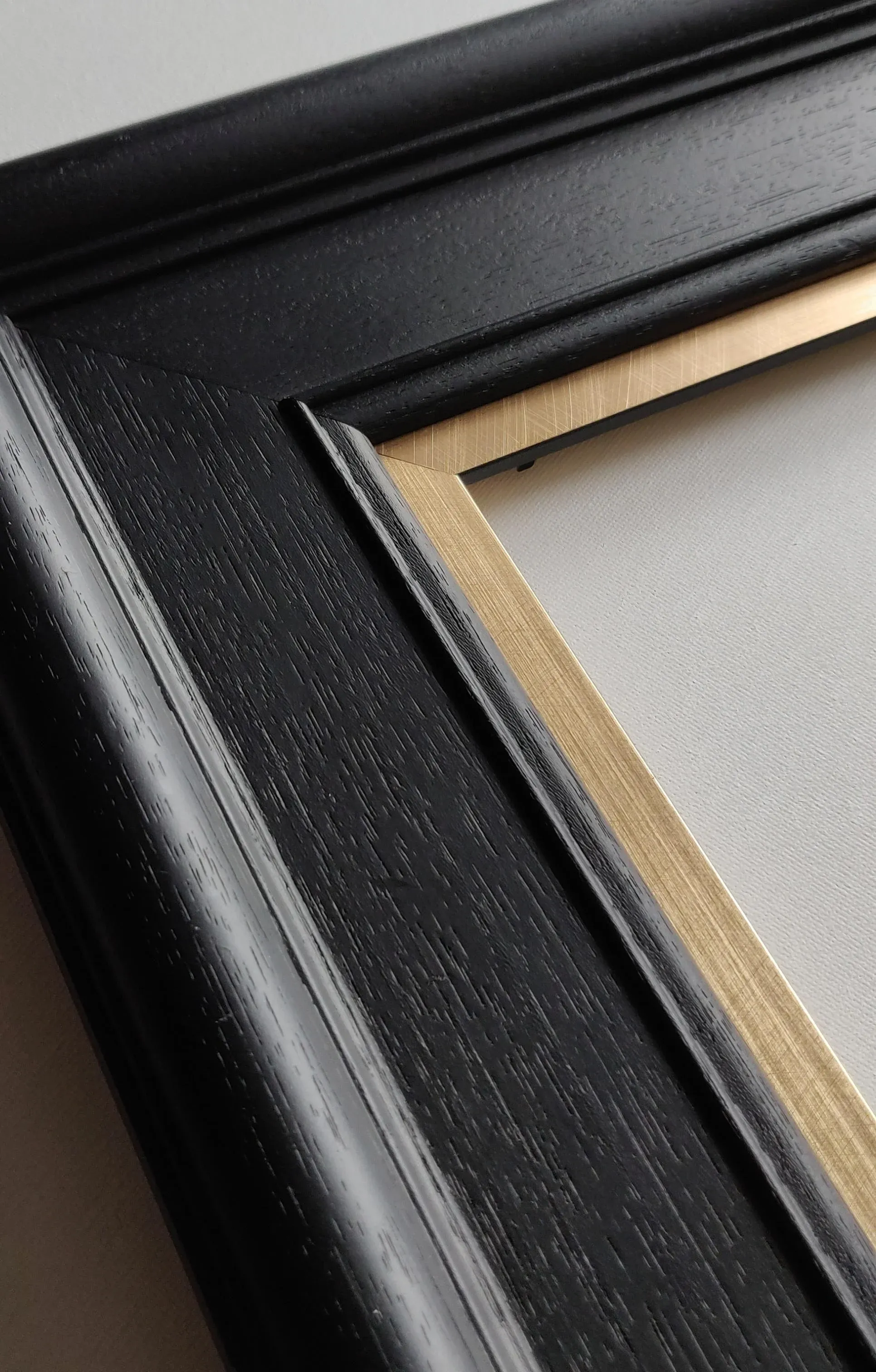 Black Wooden Frame Gold Slip Detail