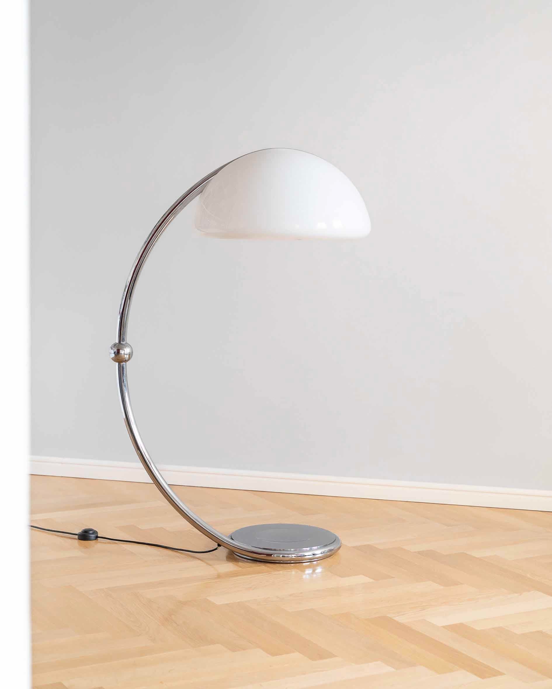 フロアスタンド Martinelli Luce Serpente Floor lights Floor Lamp SERPENTE by Elio Martinelli. Shop on Design Italy