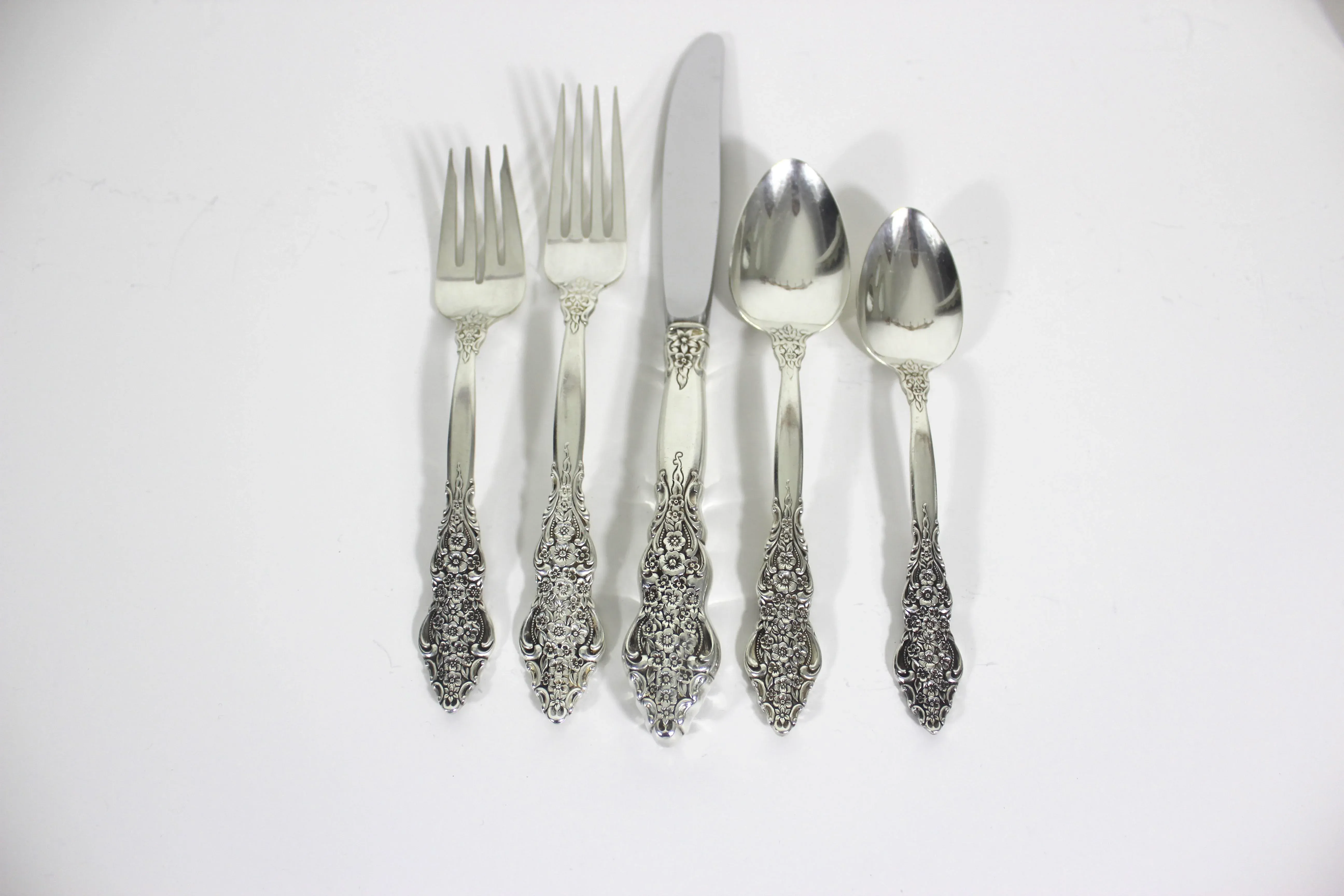 1971 Vintage Ornate Silver Plated Renaissance Six 5-Piece Place Settings Flatware Set- 30 Pieces