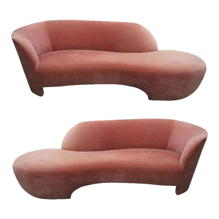 Vintage Standard Sofas 6,200+ for Sale at Chairish