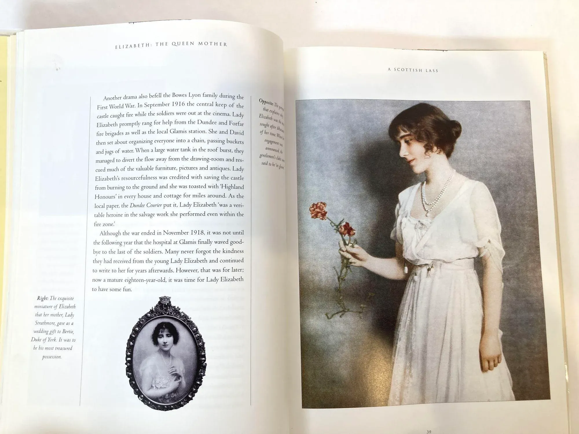 Elizabeth the Queen Mother : A Twentieth Century Life by Grania Forbes Hardcover