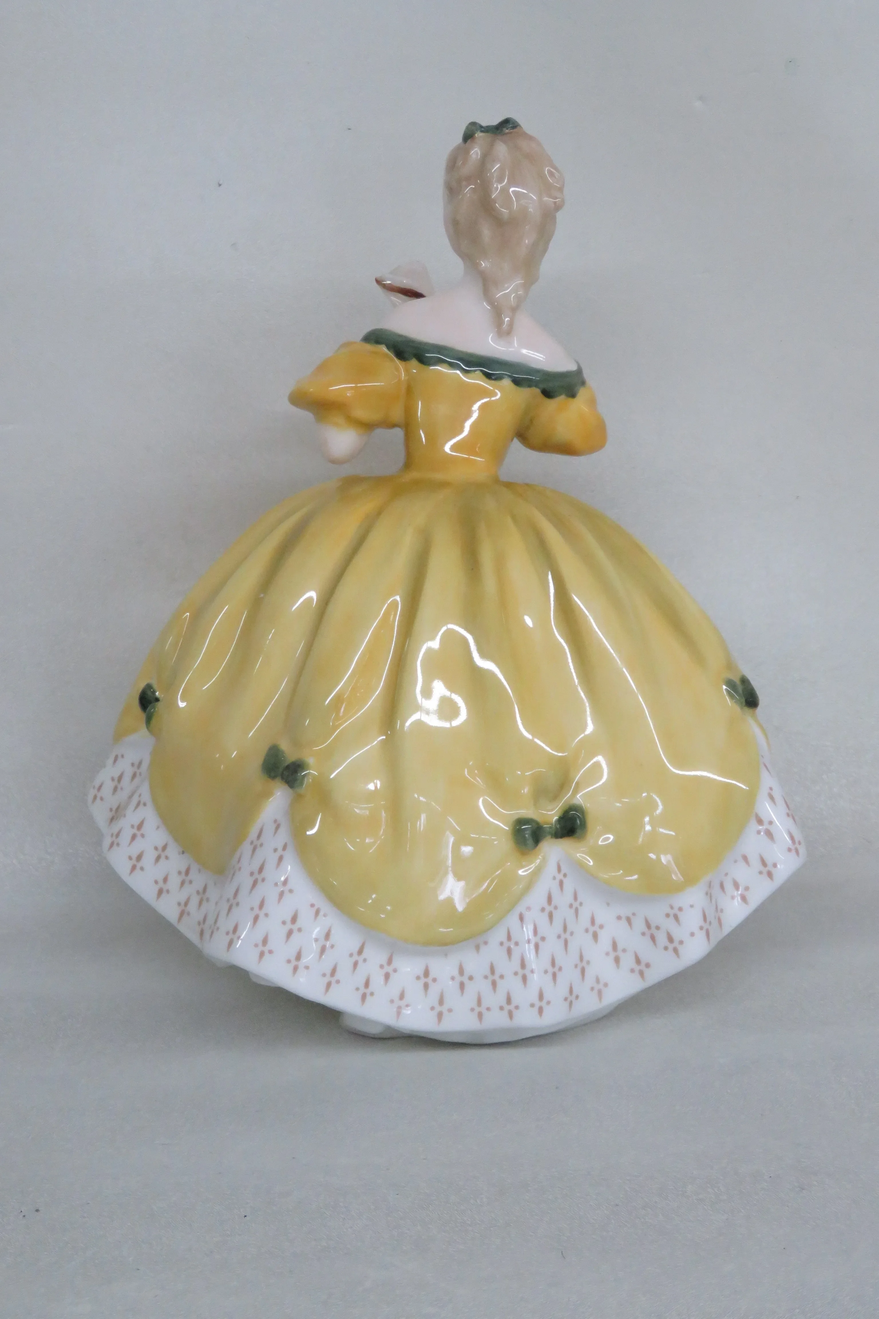 Royal Doulton Hn 2315 the Last Waltz English Bone China Porcelain Figurine