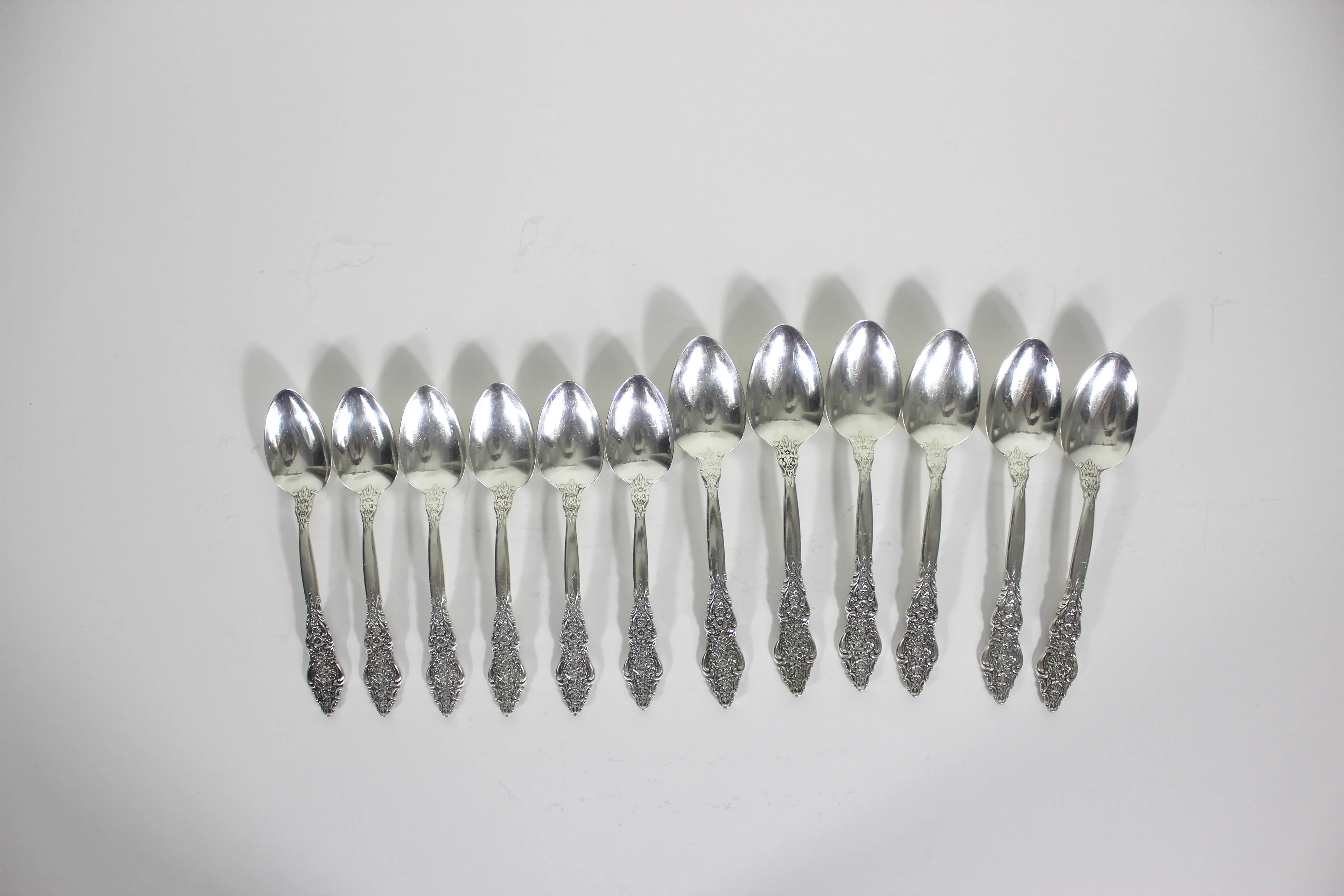 1971 Vintage Ornate Silver Plated Renaissance Six 5-Piece Place Settings Flatware Set- 30 Pieces