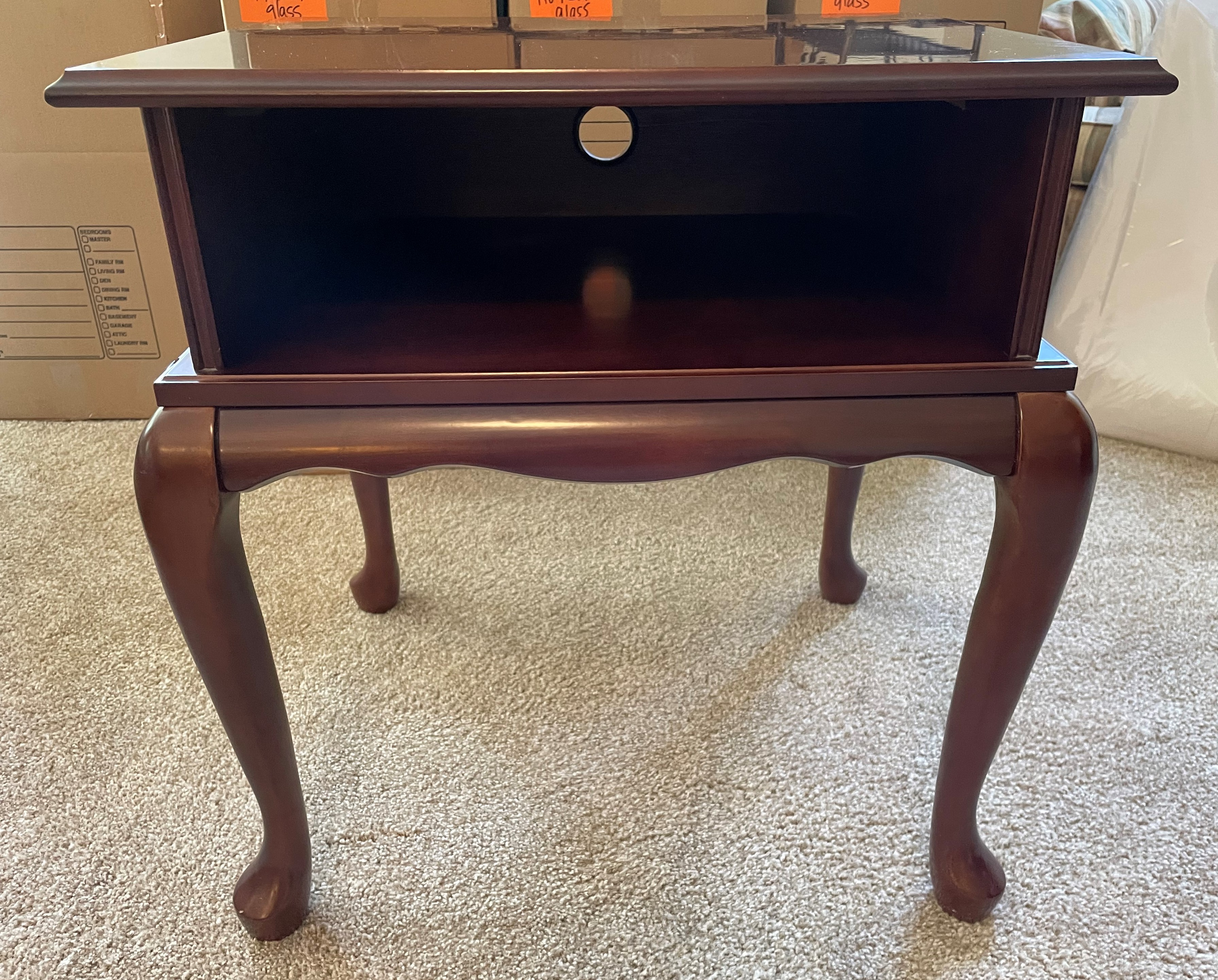 The bombay 2024 company end table