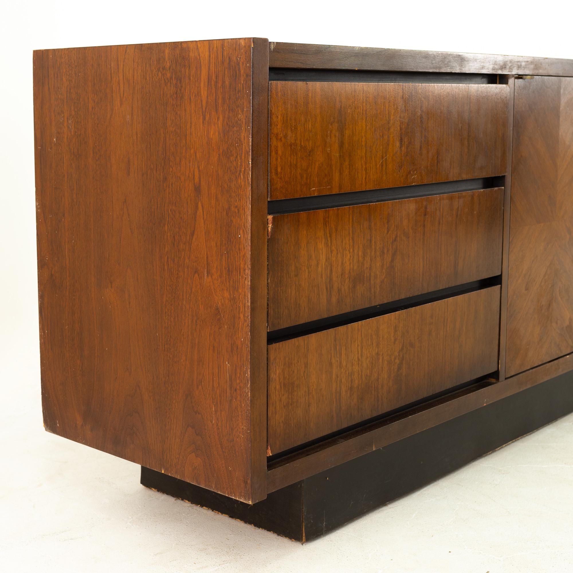 Lane Mid Century Walnut 6 Drawer Lowboy Dresser on Plinth Base