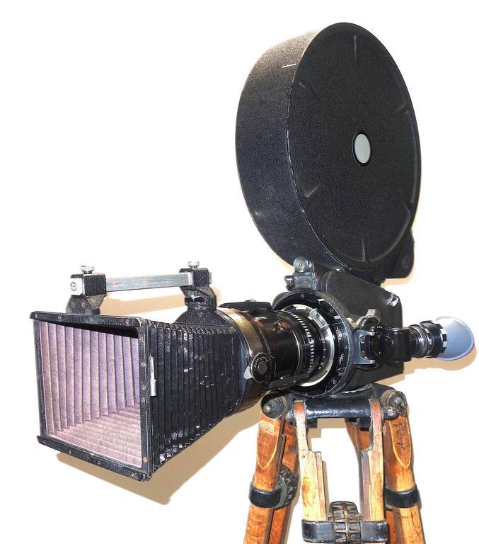 Circa 1960s Arriflex 16bl Cinema Camera. Display Object. | Chairish